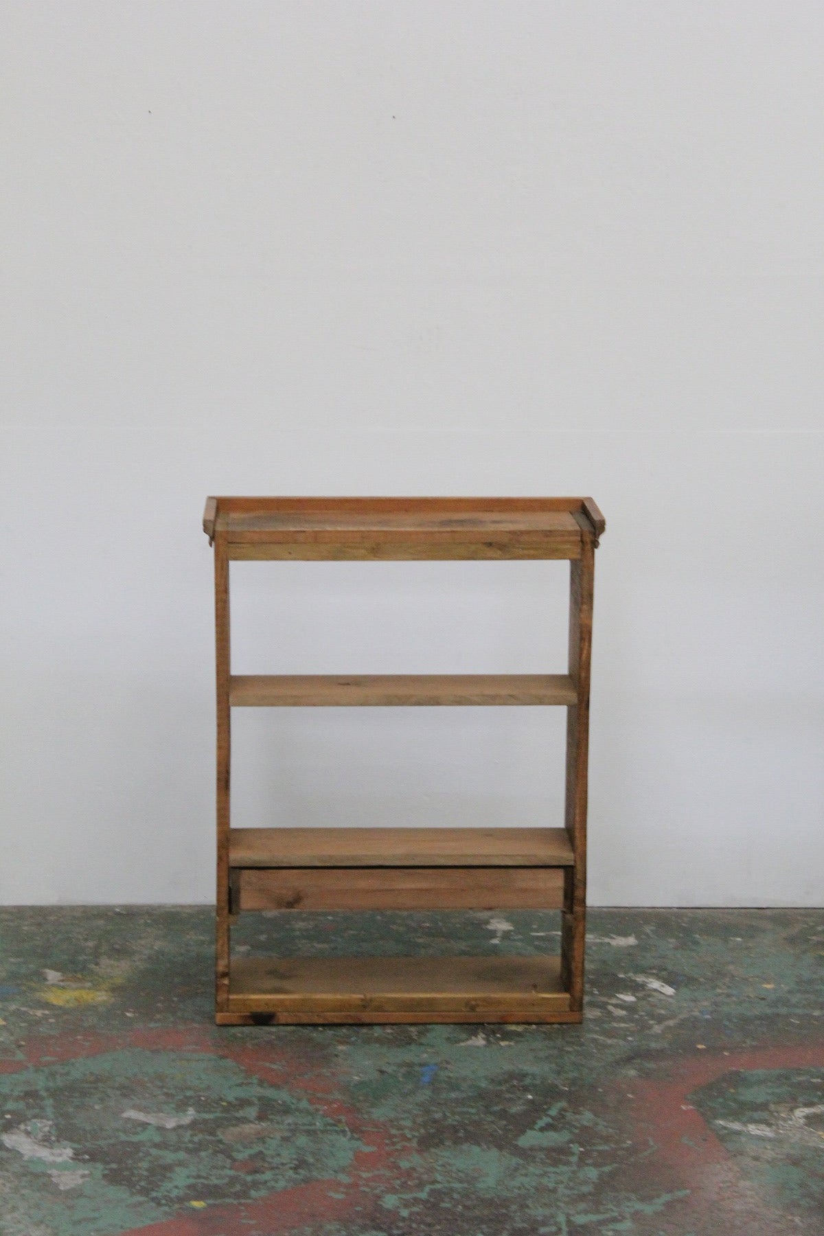#0944 shelf
