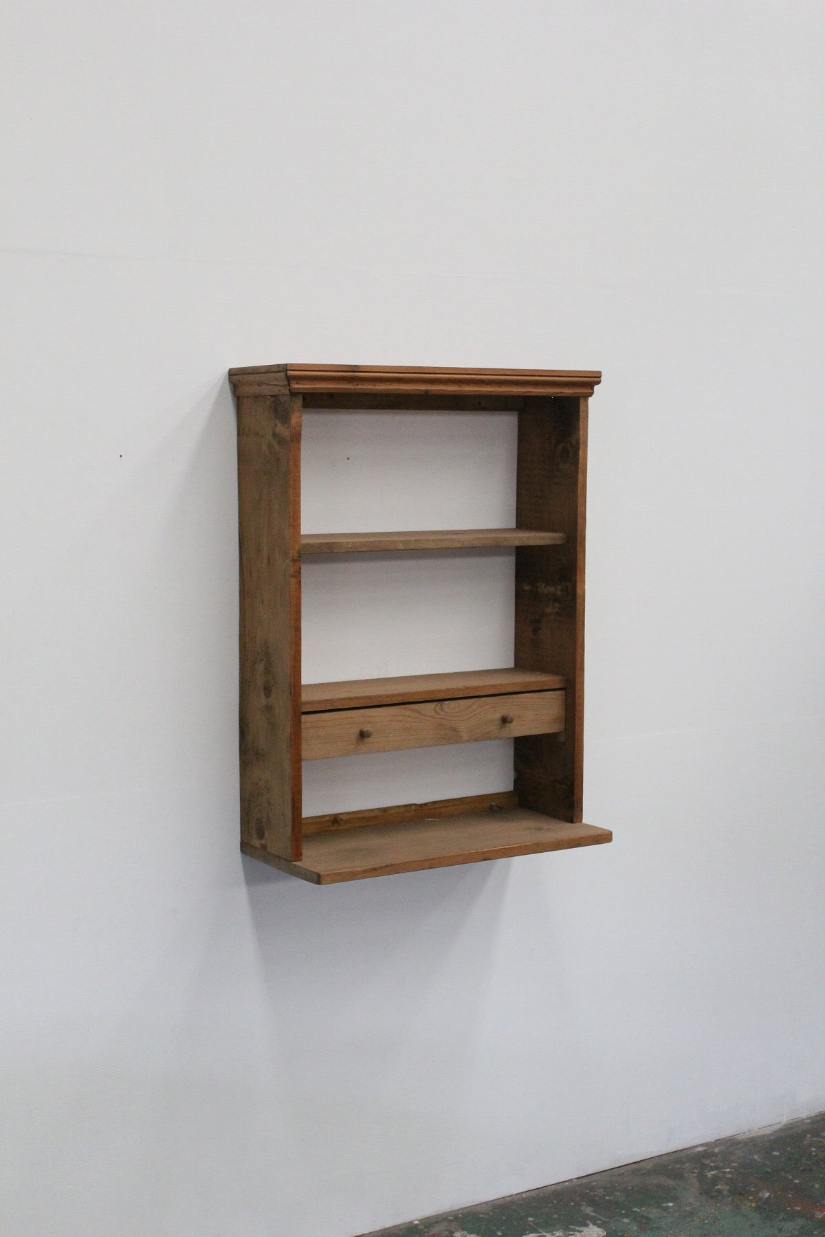 #0944 shelf