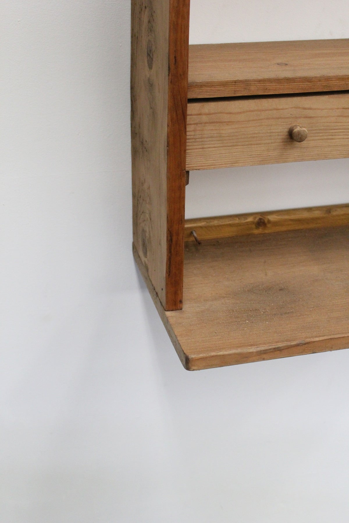 #0944 shelf