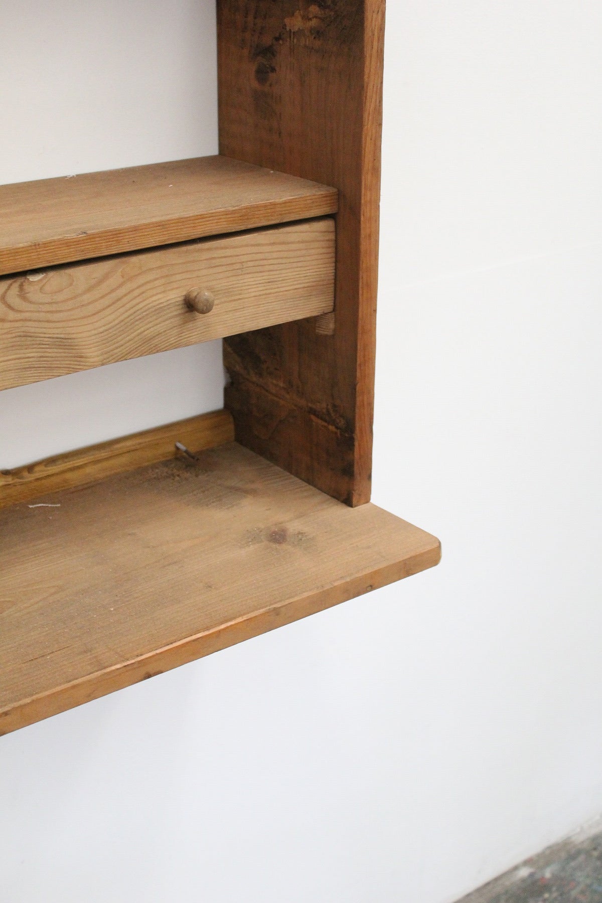 #0944 shelf