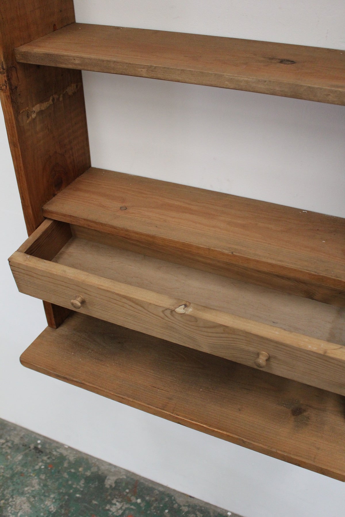 #0944 shelf