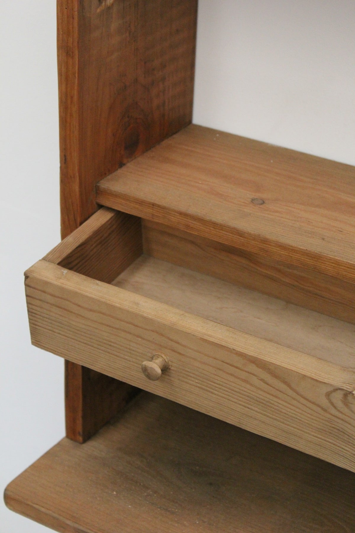 #0944 shelf