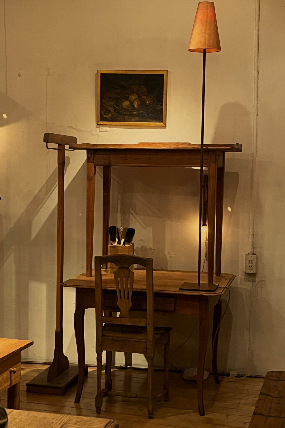 #1023 coat stand