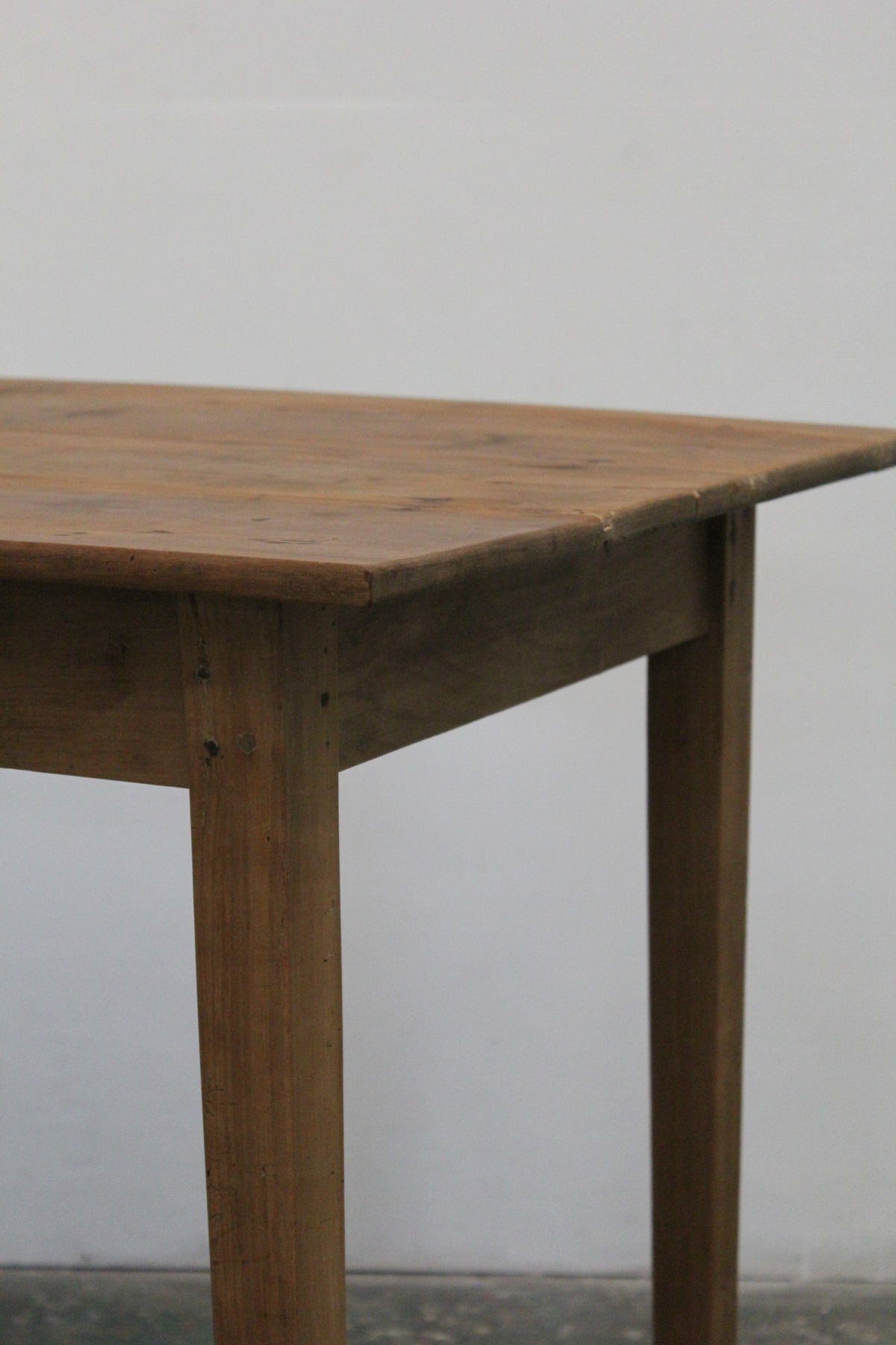#1568 table