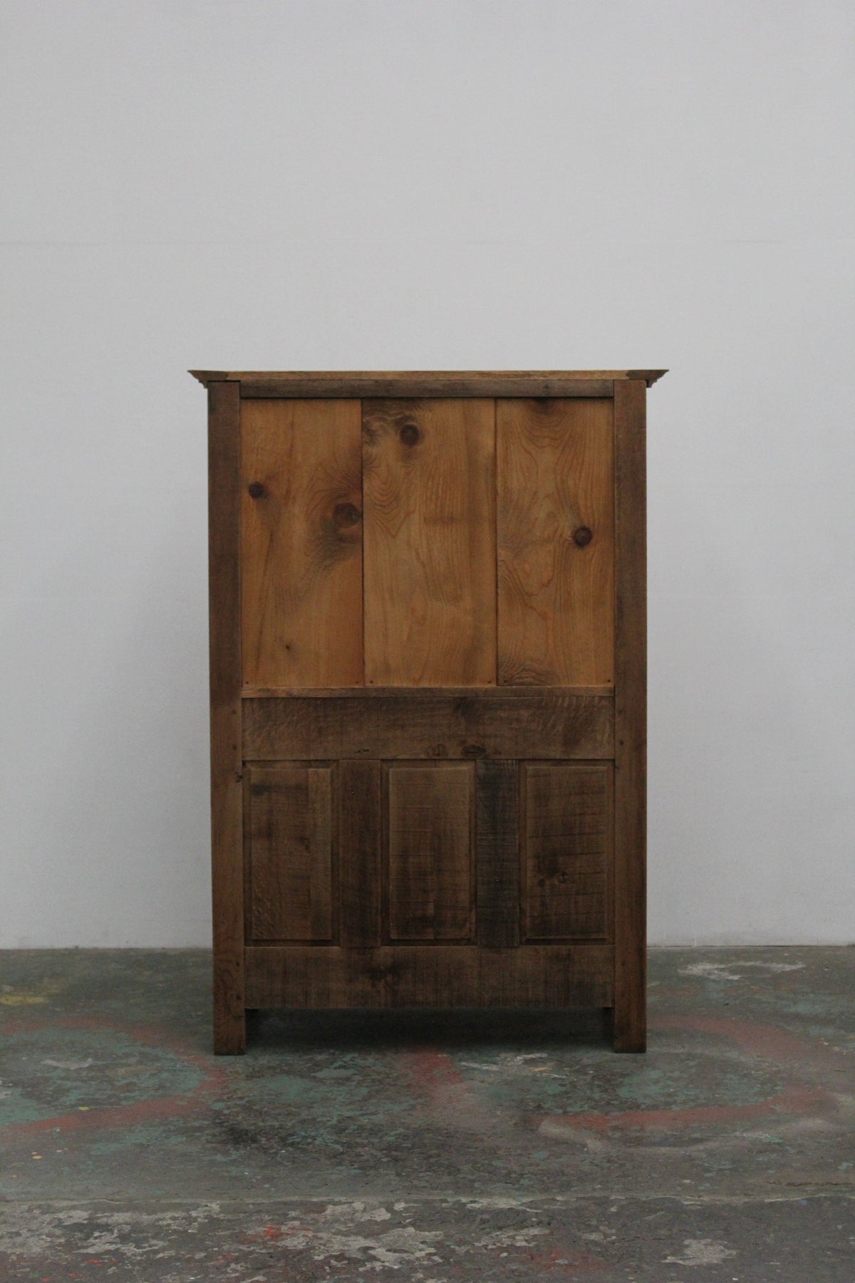 #1092 cabinet