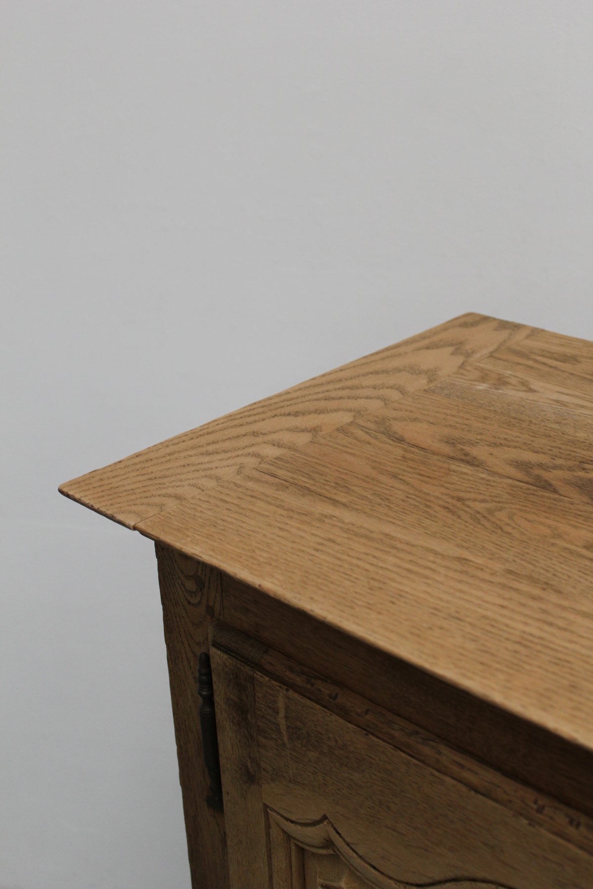 #1092 cabinet