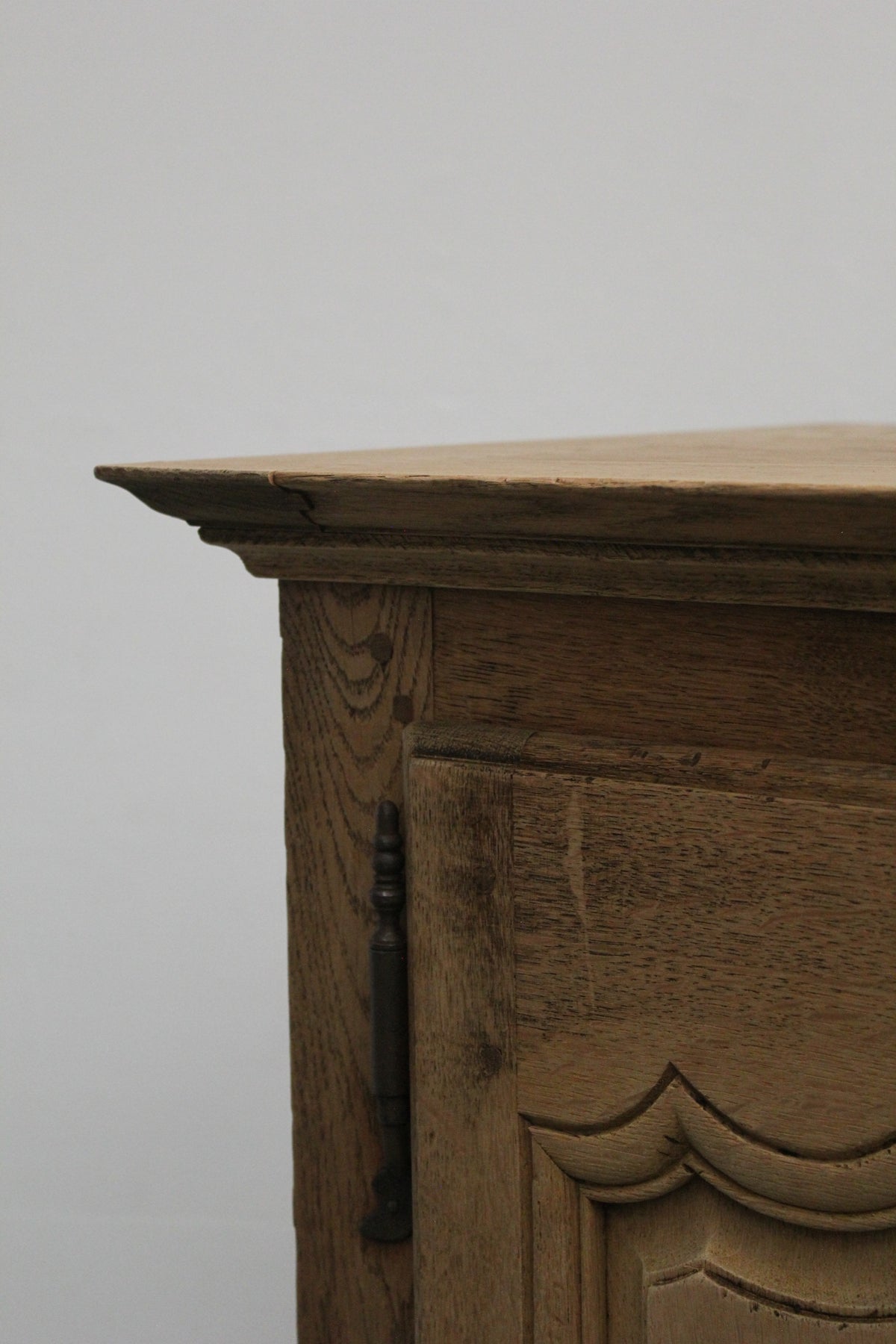 #1092 cabinet