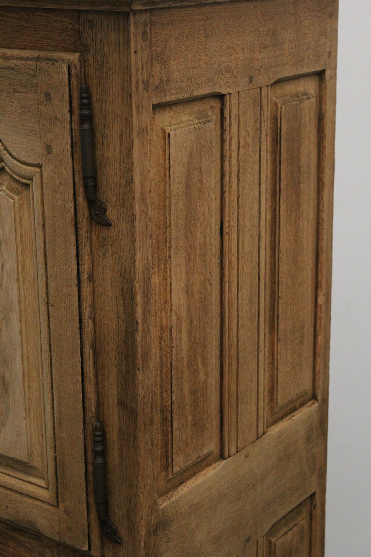 #1092 cabinet
