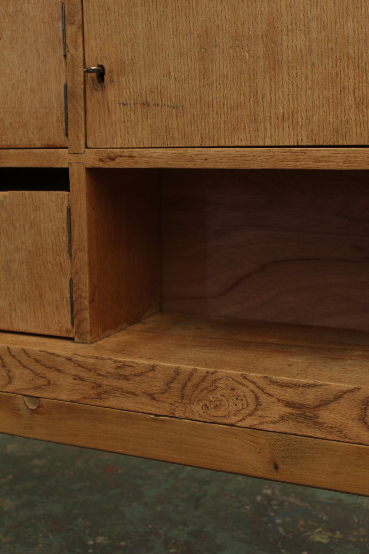 #1567 cabinet