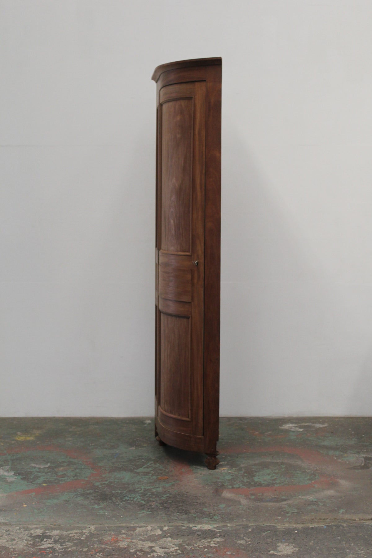 #1099 cabinet