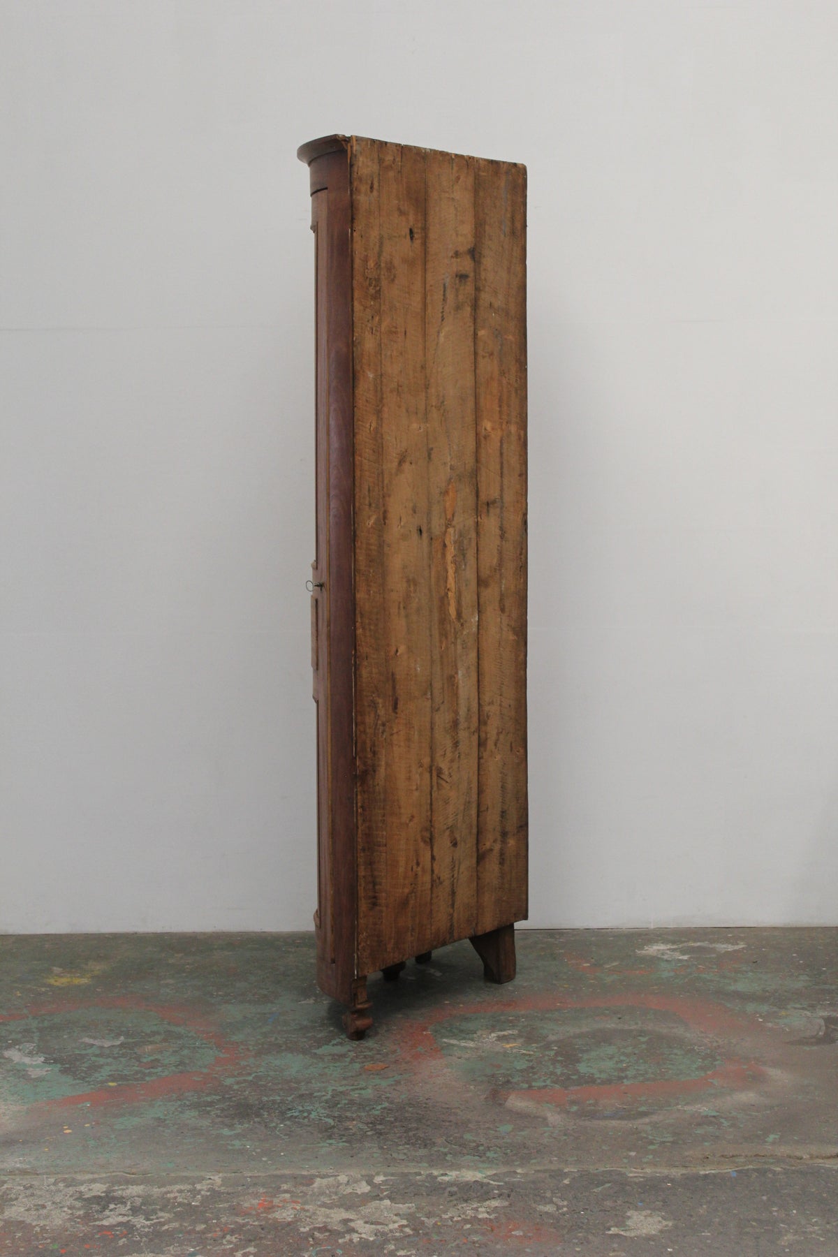 #1099 cabinet