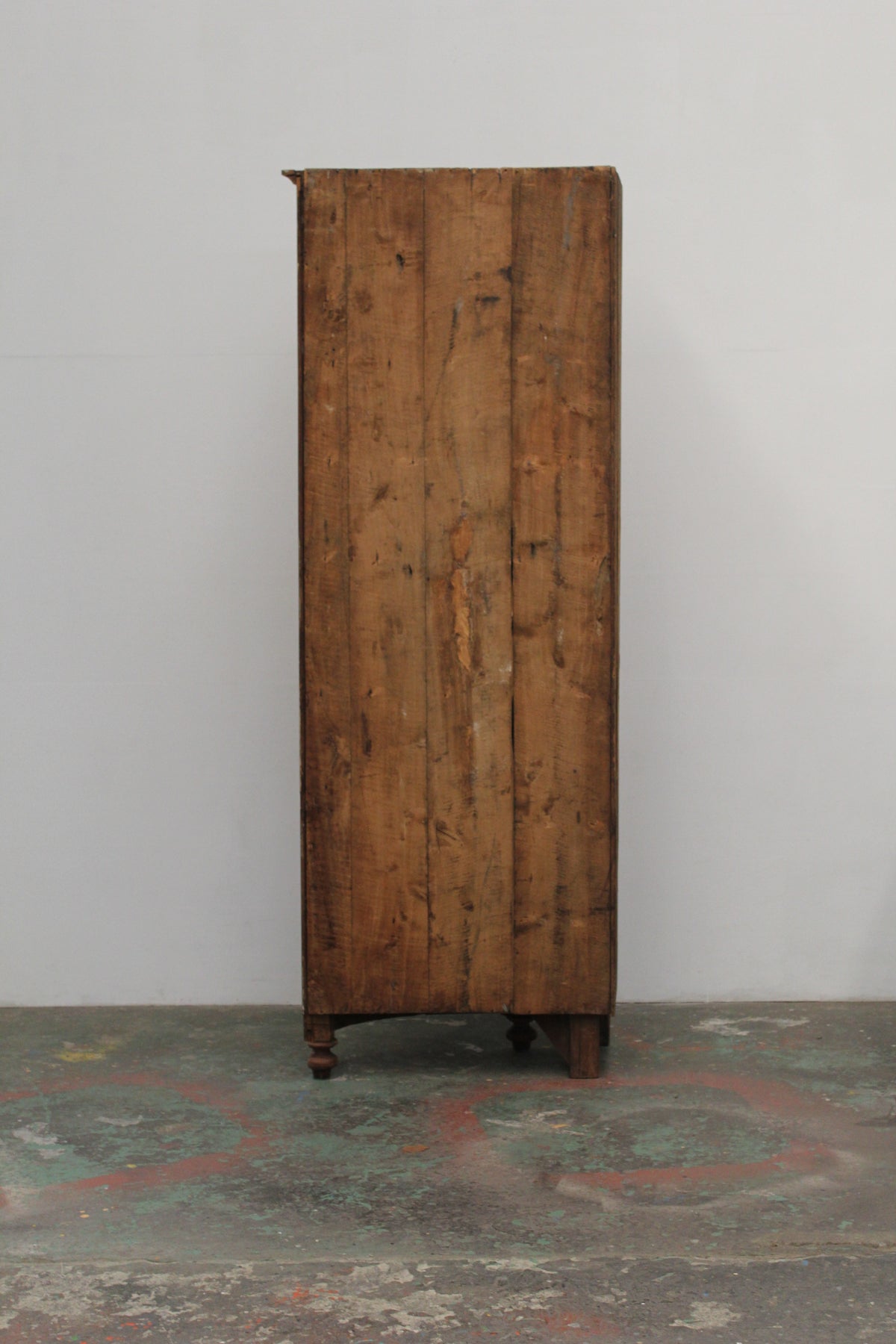 #1099 cabinet