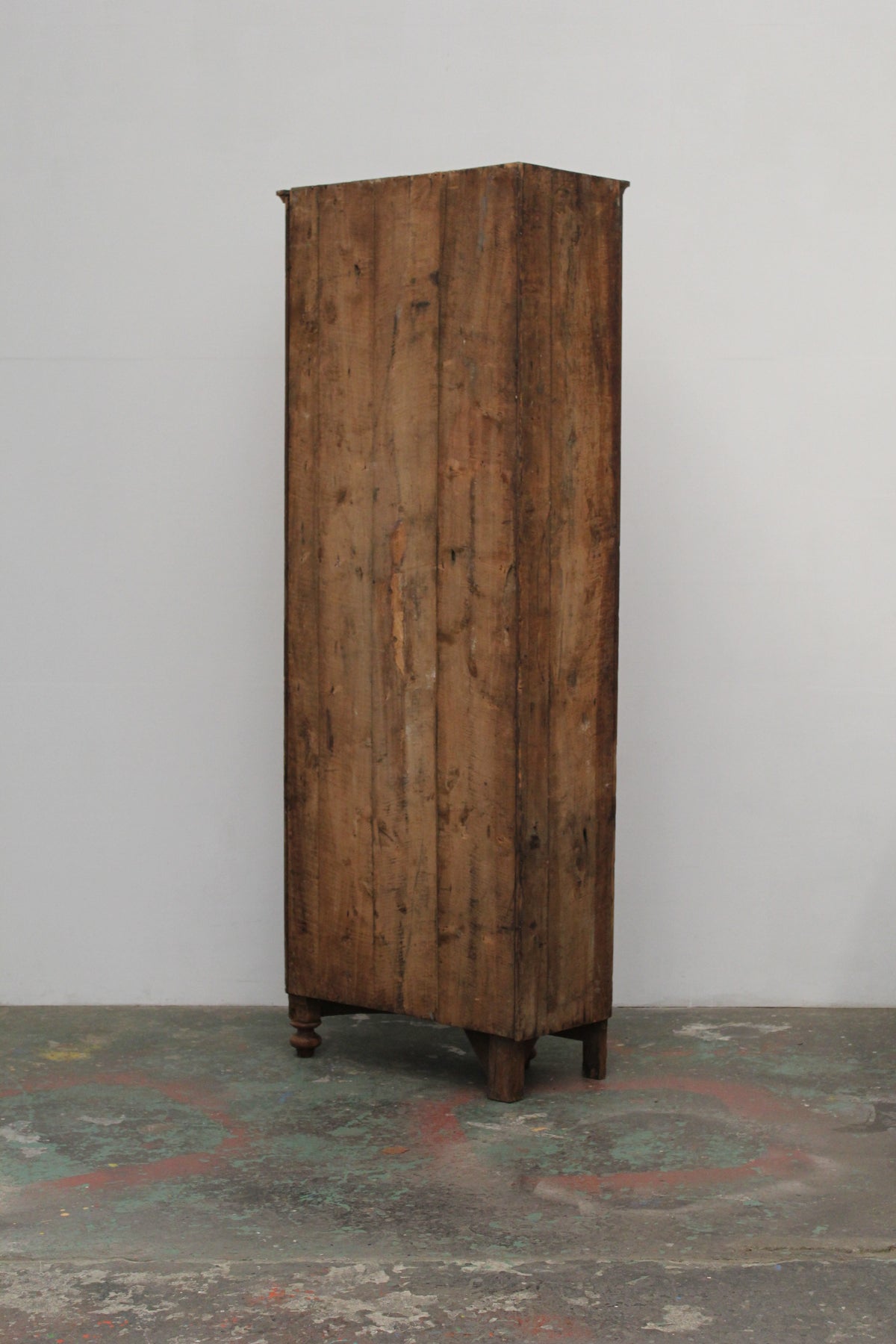 #1099 cabinet