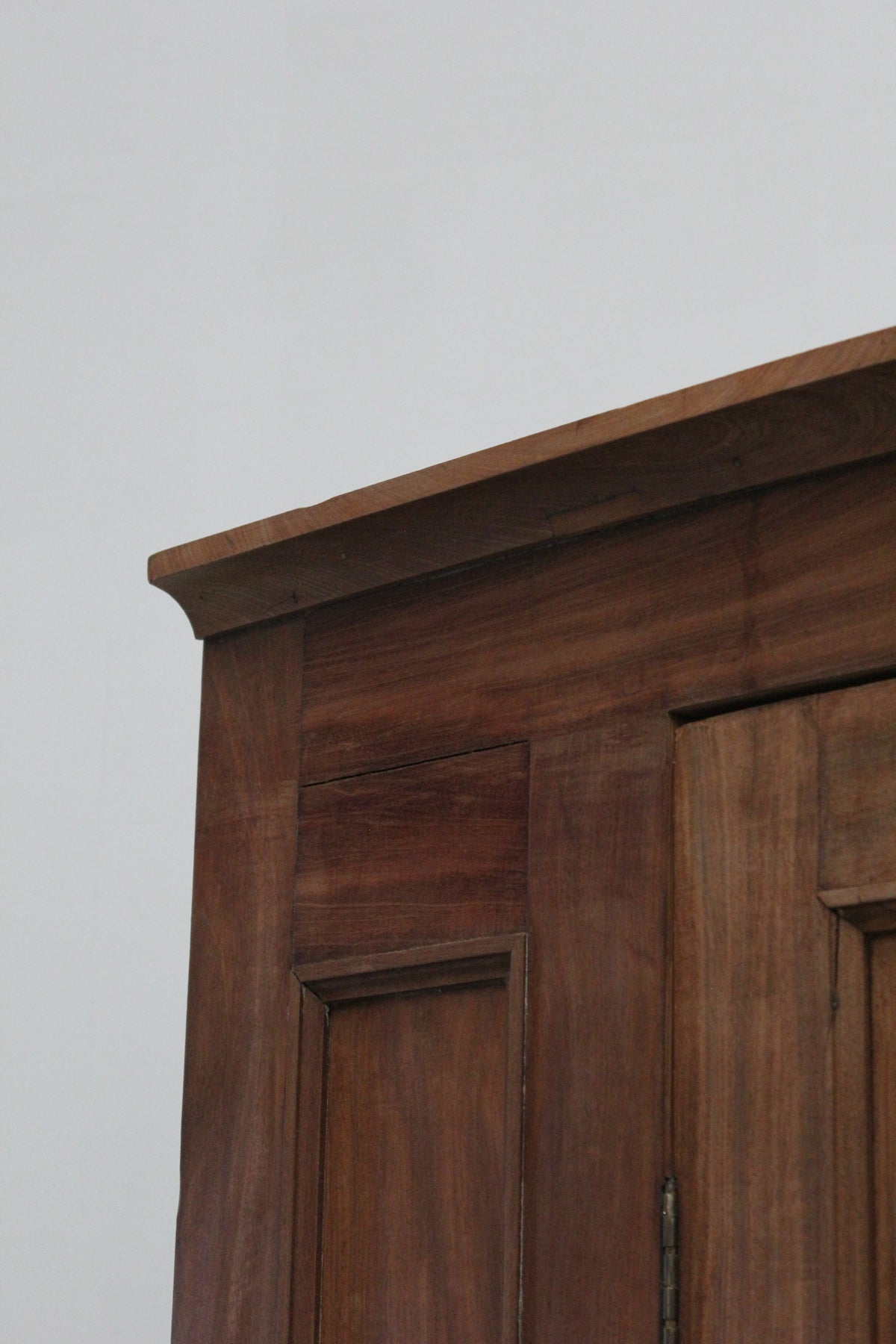#1099 cabinet