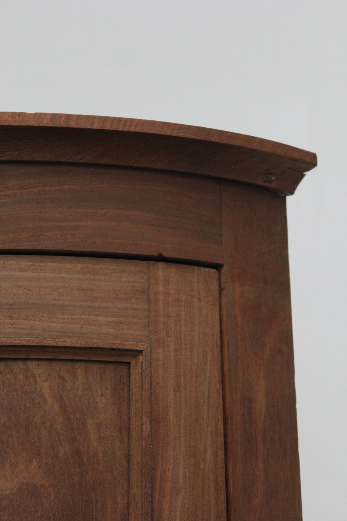#1099 cabinet