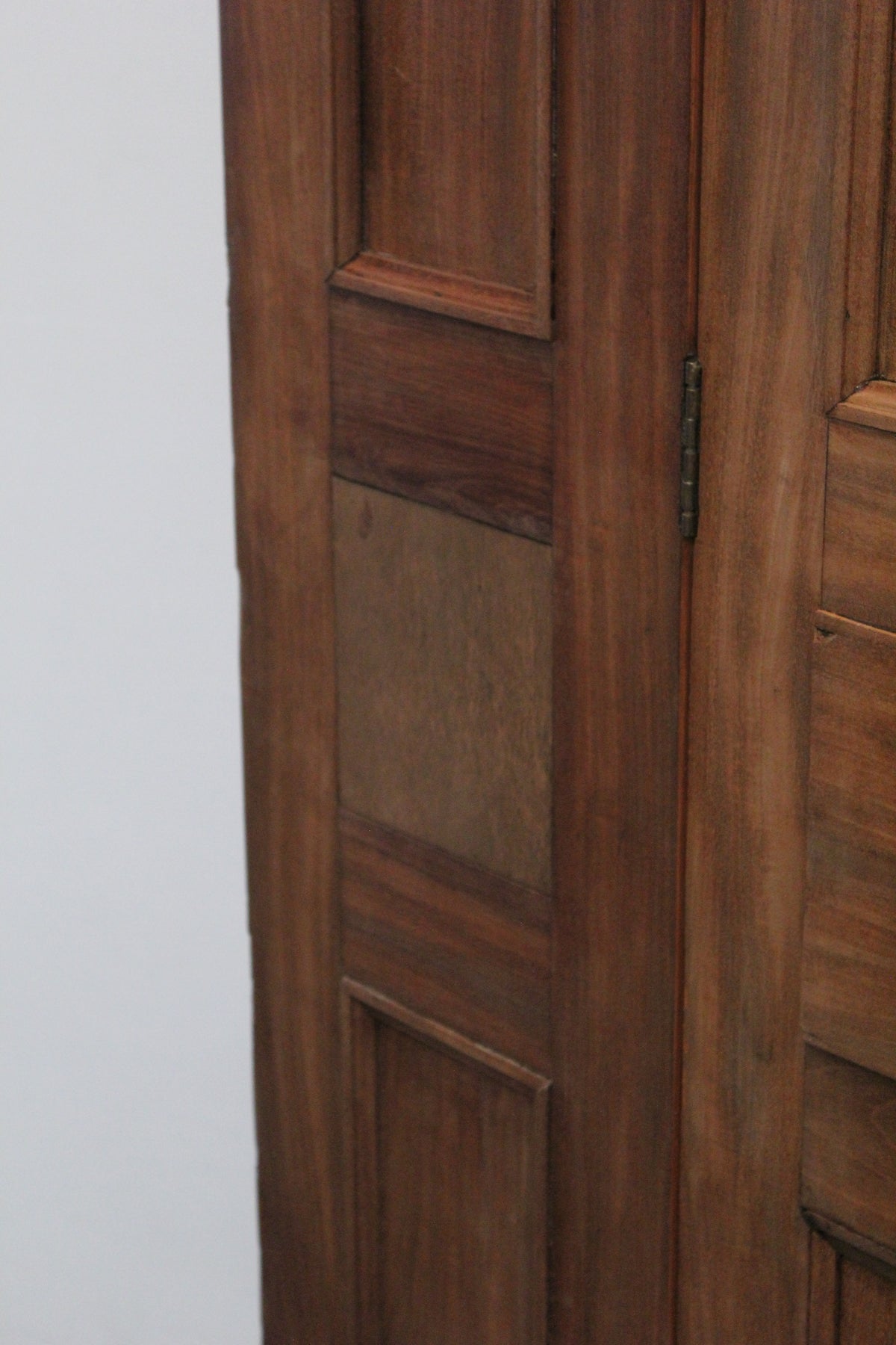 #1099 cabinet