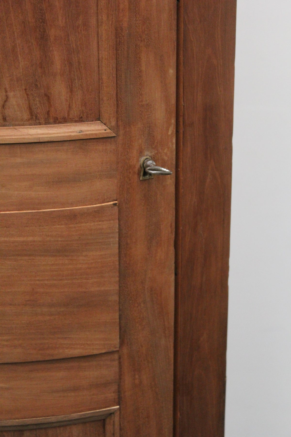 #1099 cabinet