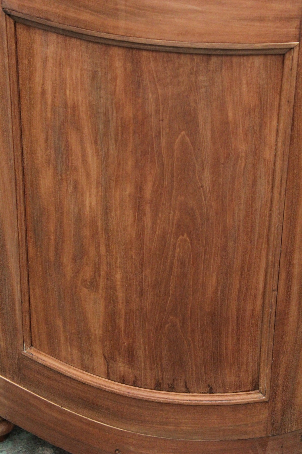 #1099 cabinet