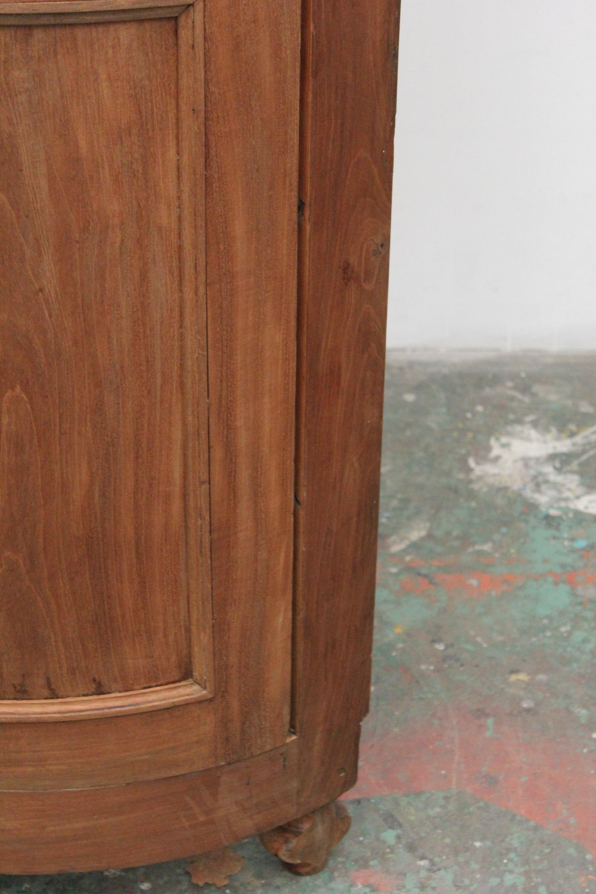 #1099 cabinet