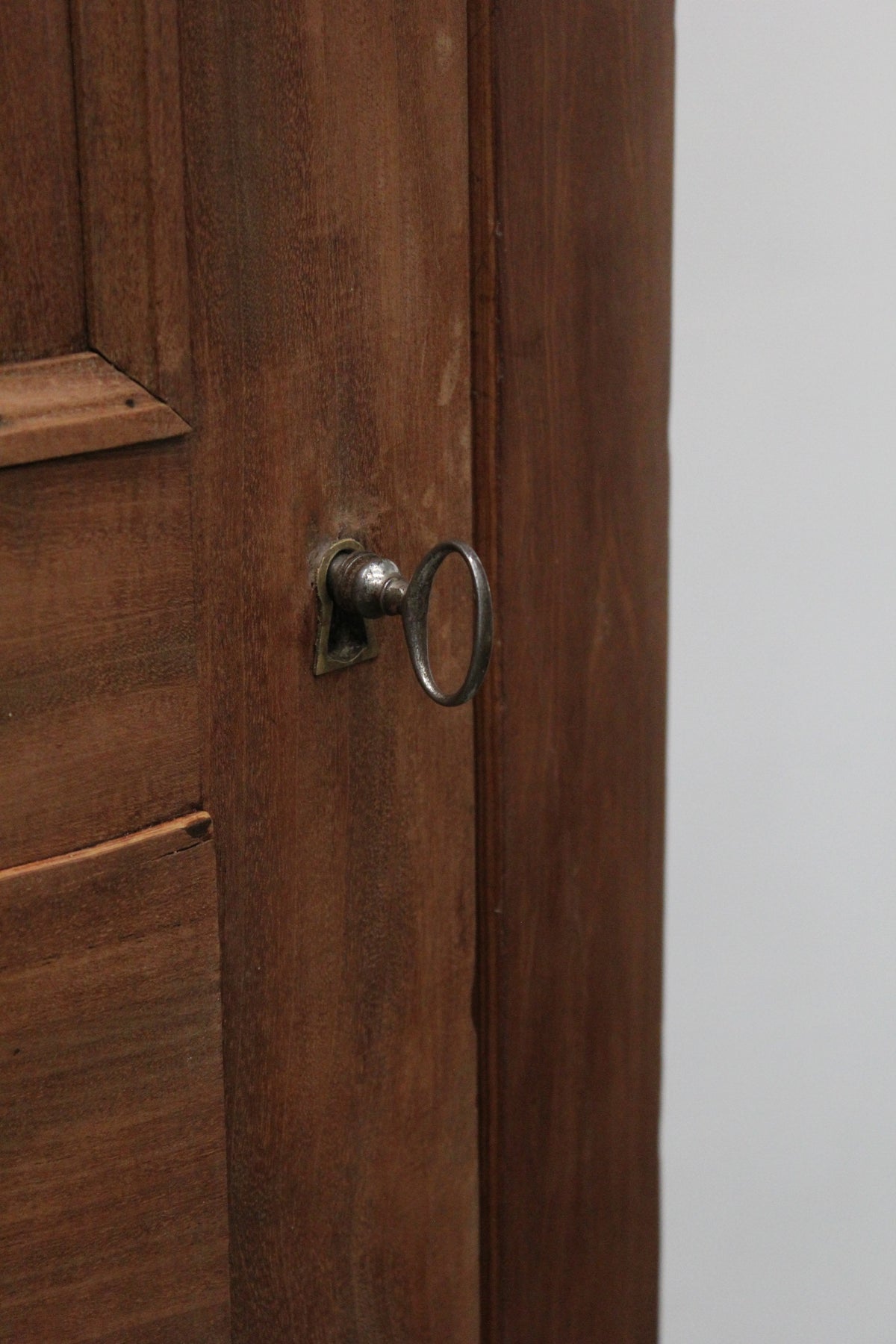 #1099 cabinet