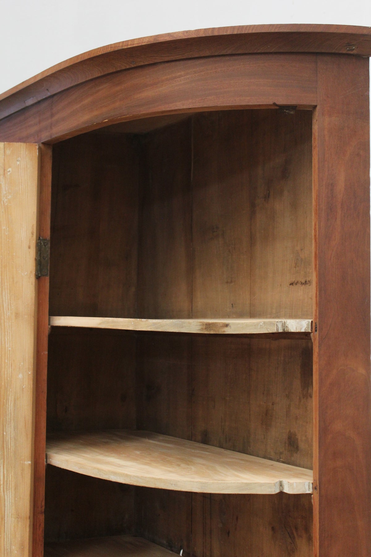#1099 cabinet