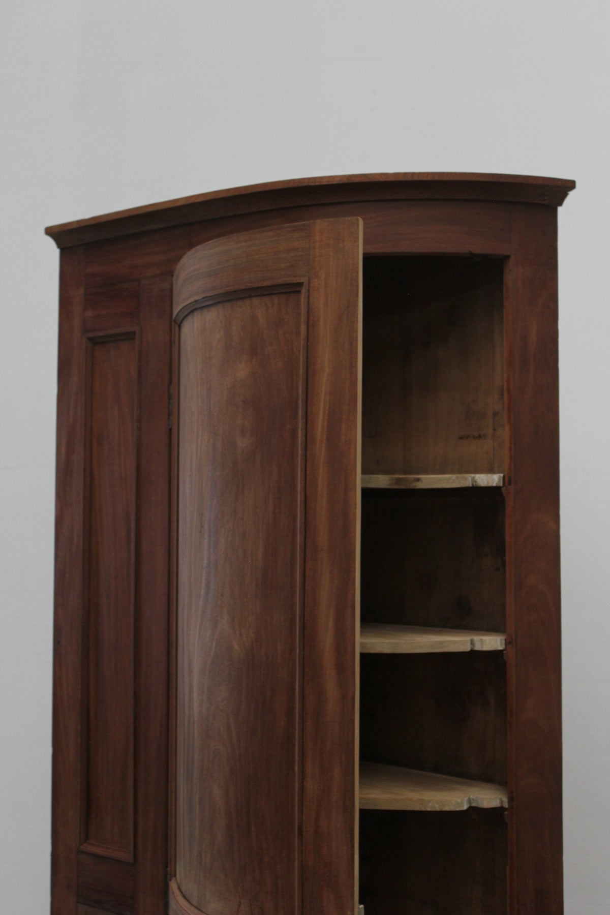 #1099 cabinet