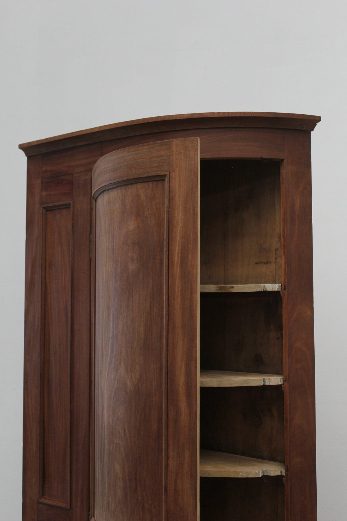 #1099 cabinet