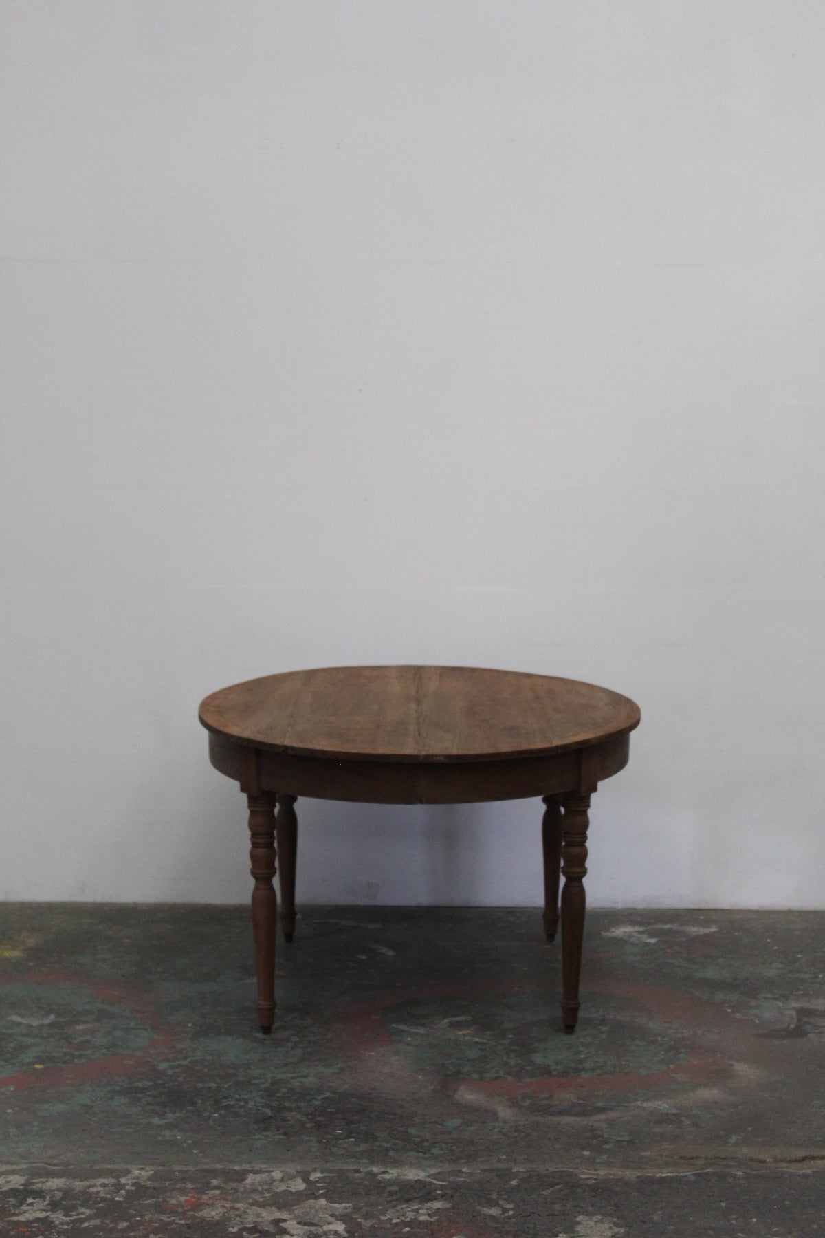 #1582 round table
