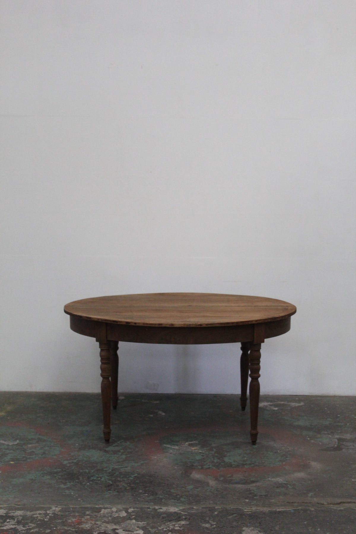 #1582 round table