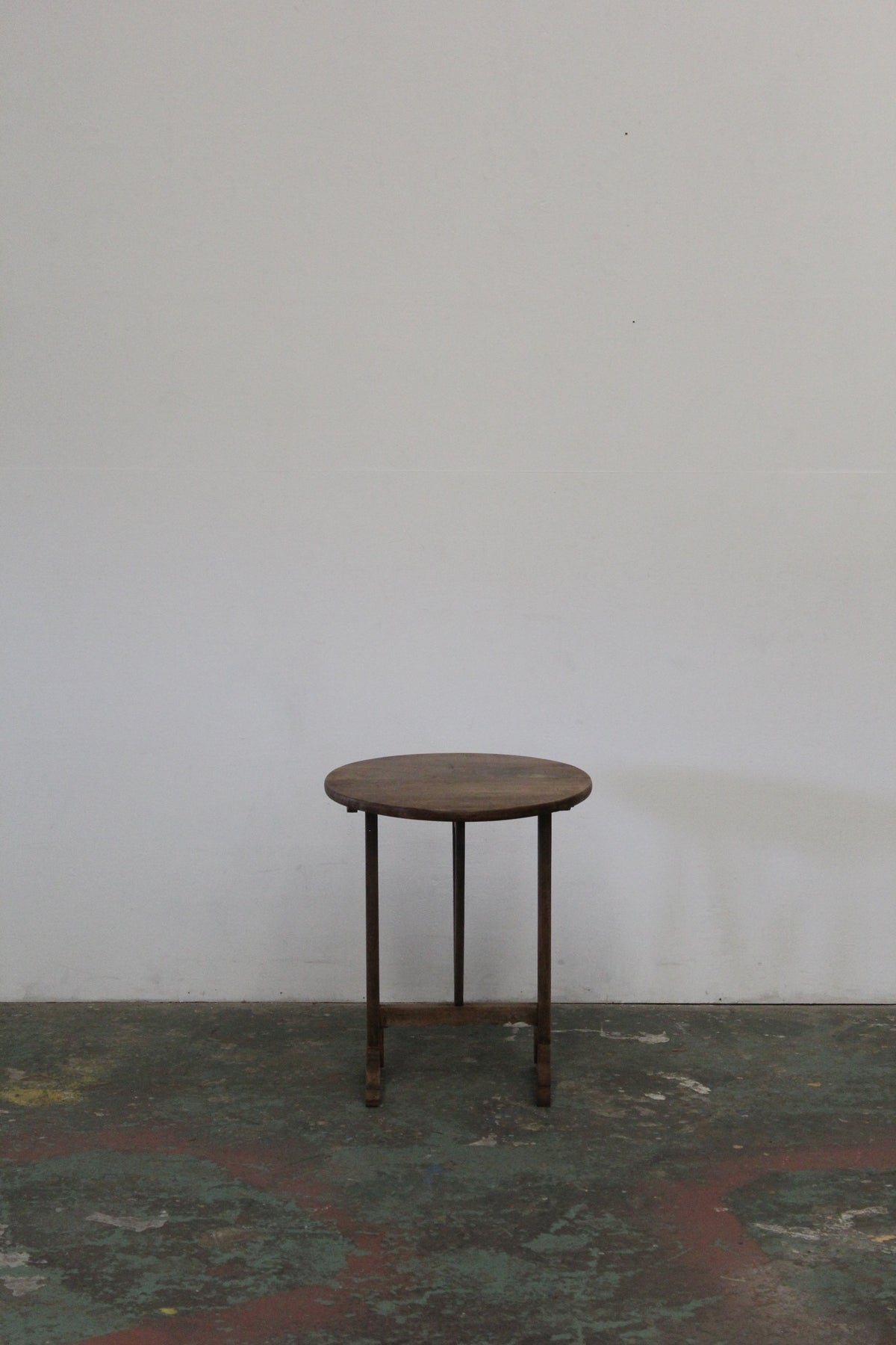 #1584 side table