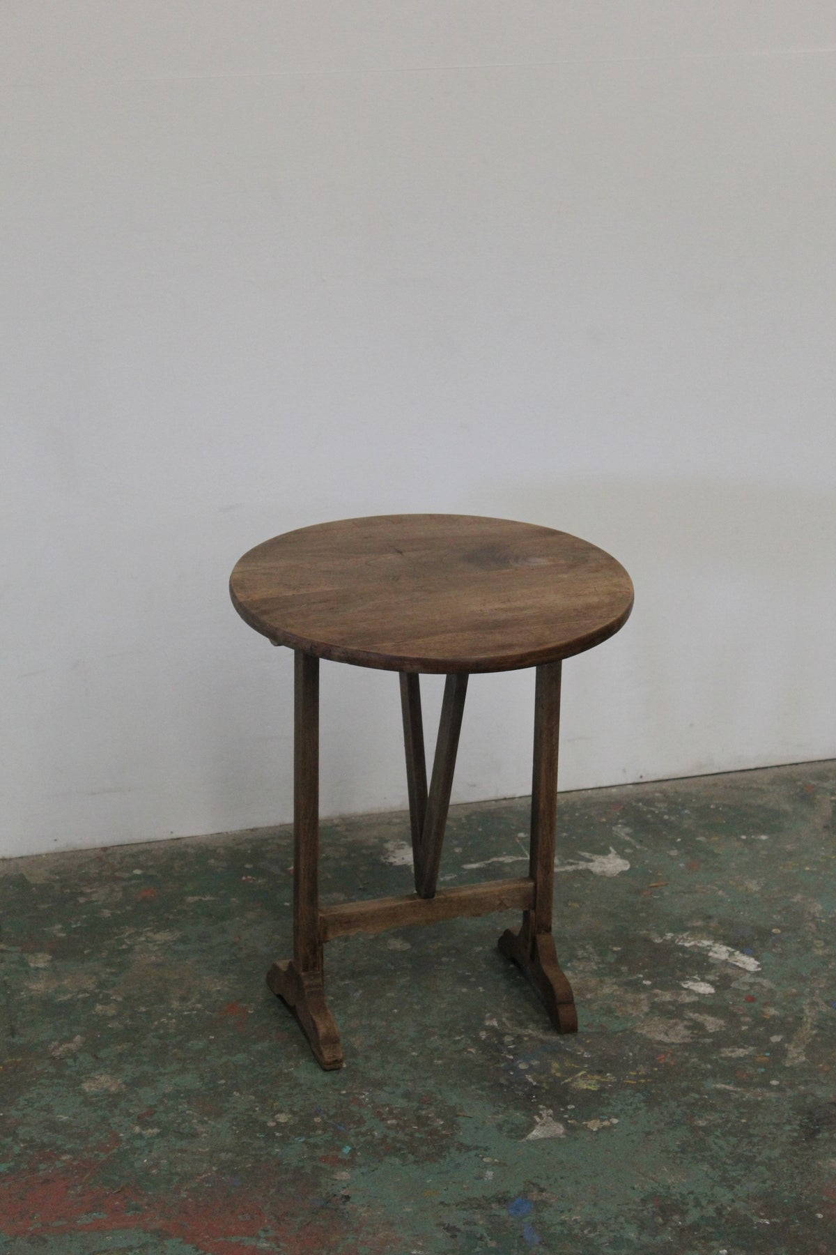 #1584 side table