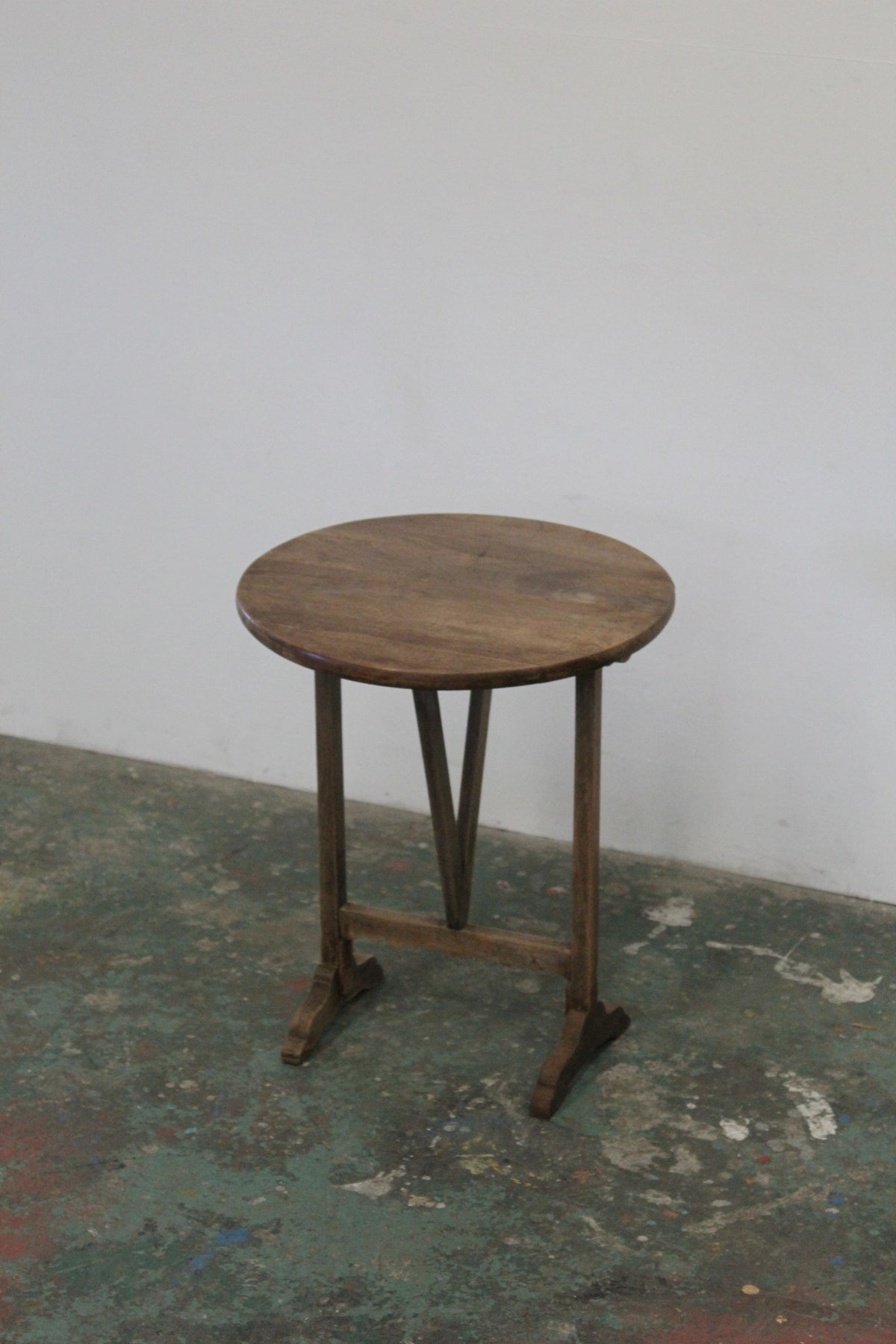 #1584 side table
