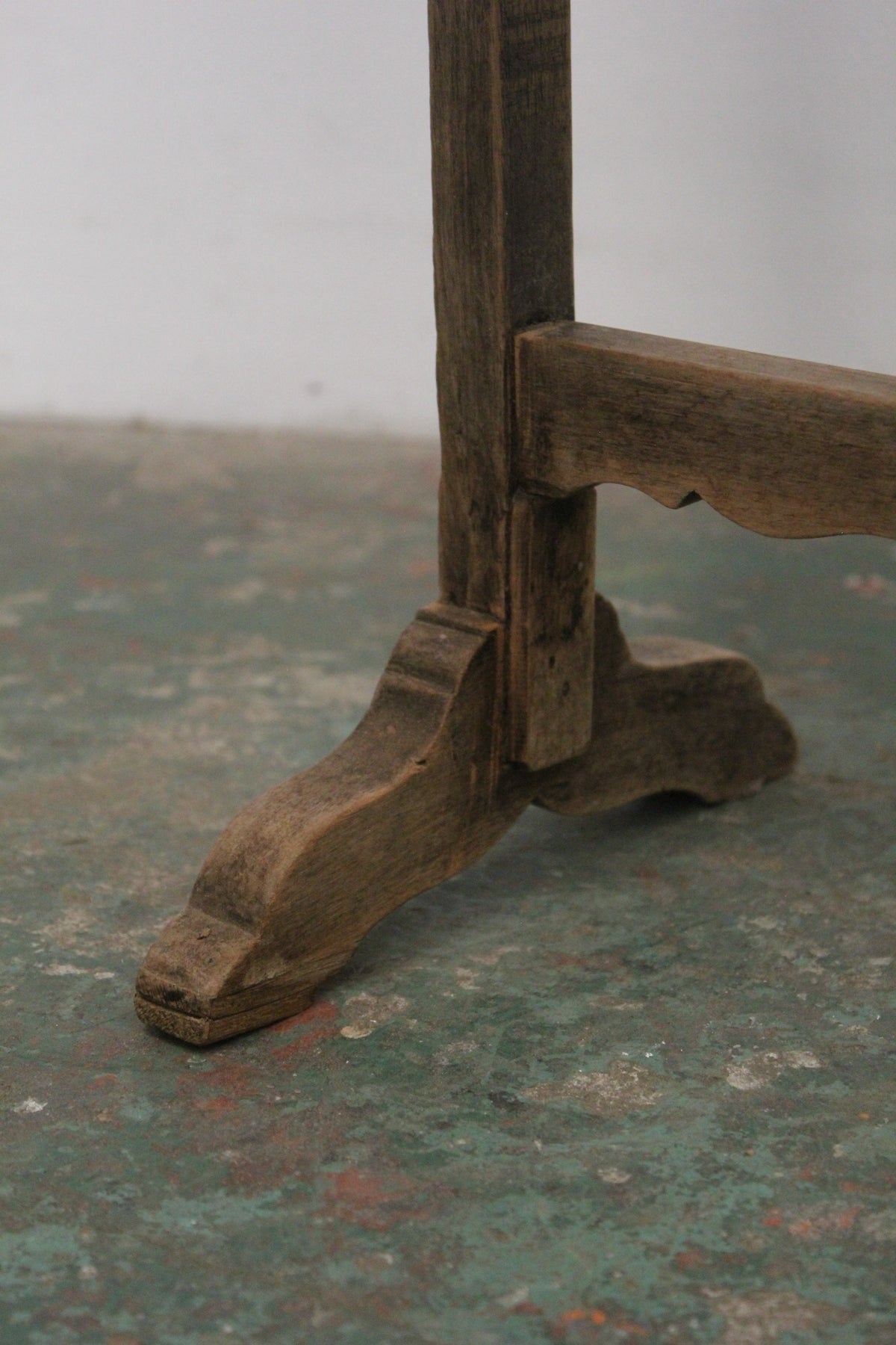 #1584 side table