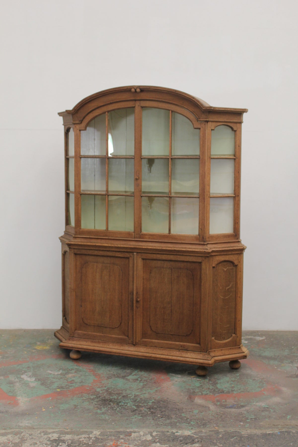 #0258 cupboard