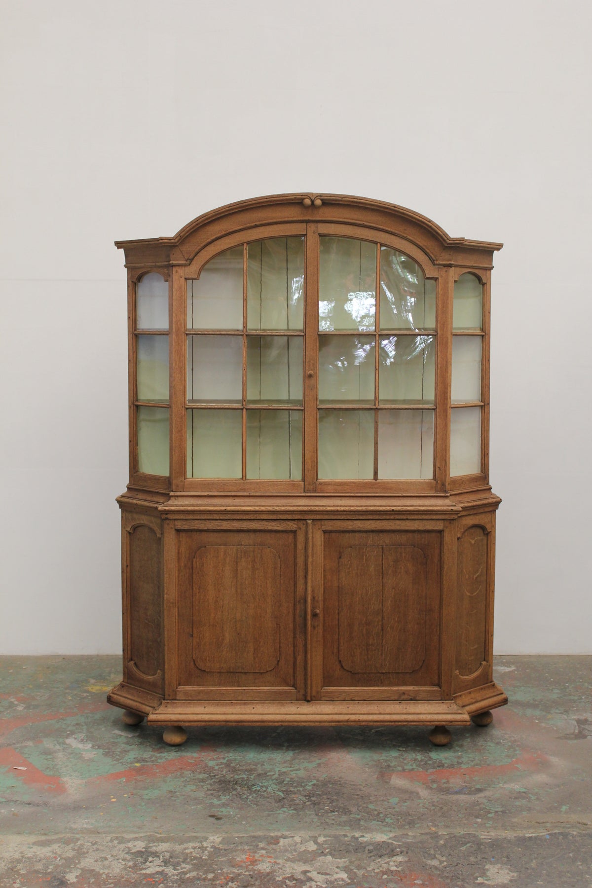 #0258 cupboard
