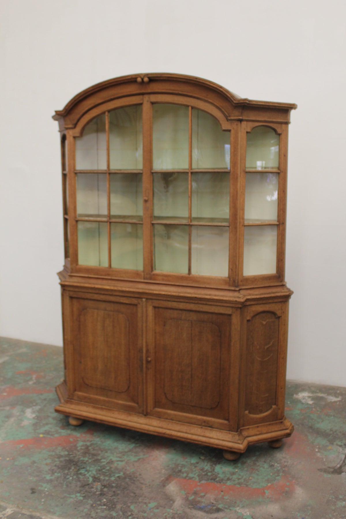 #0258 cupboard