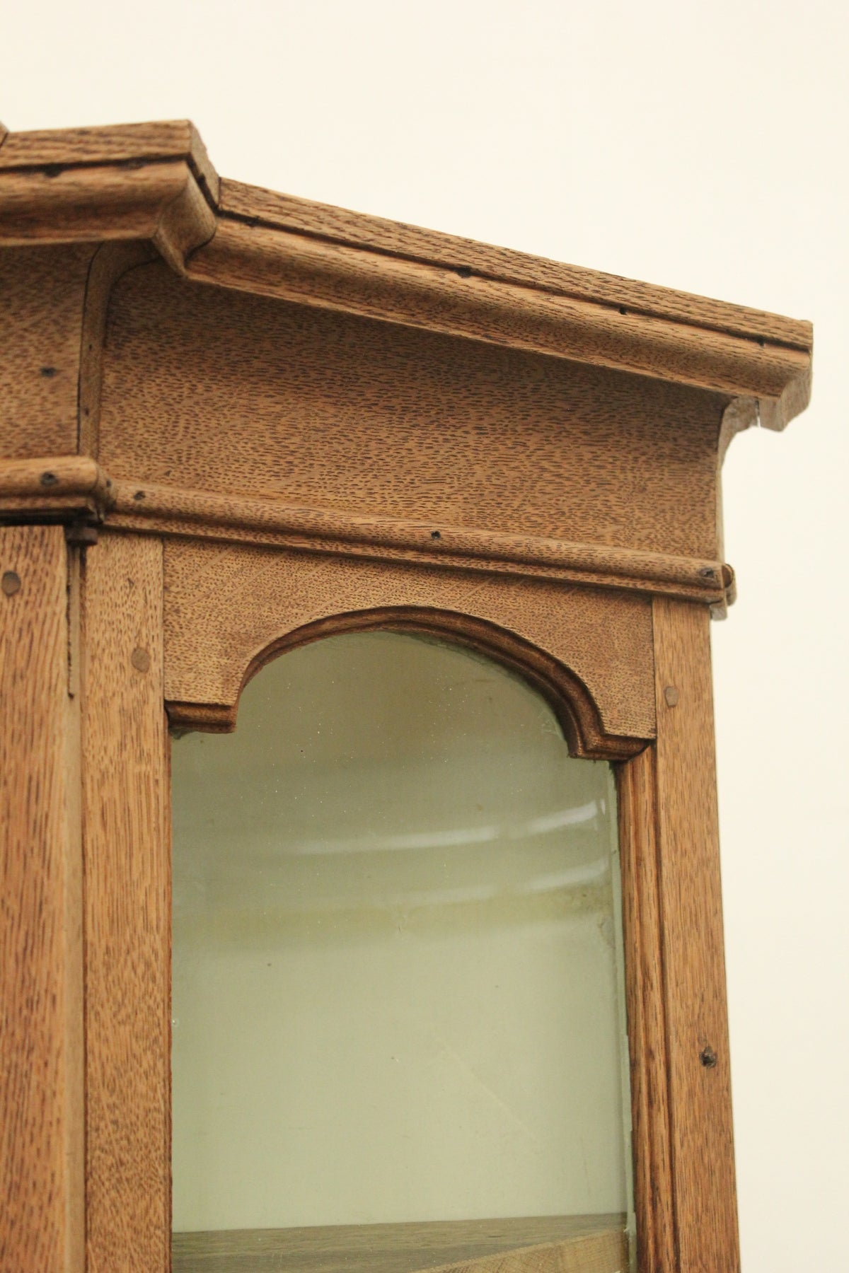 #0258 cupboard