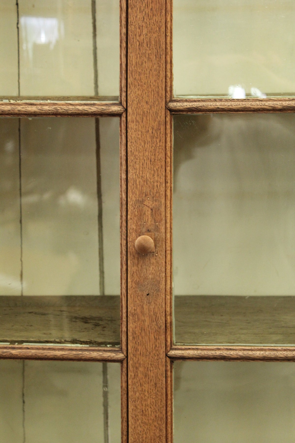 #0258 cupboard