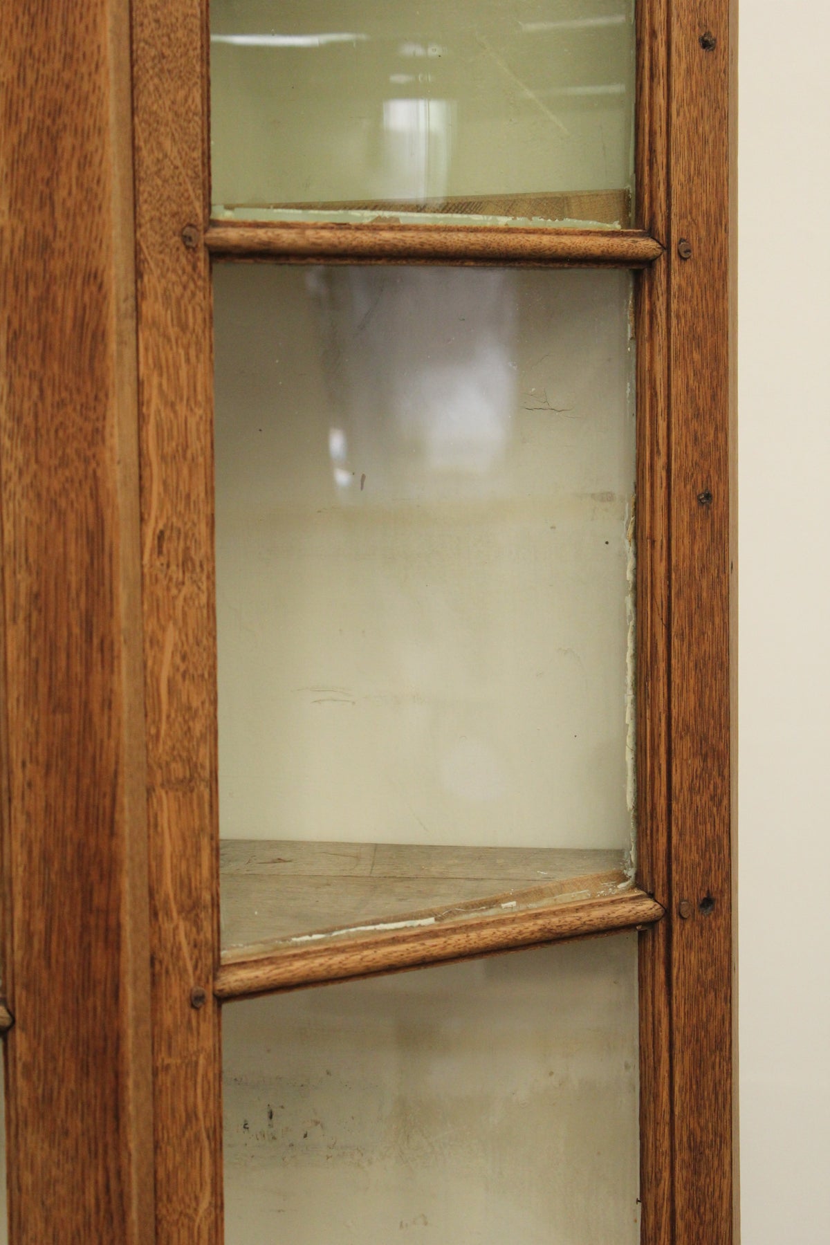 #0258 cupboard