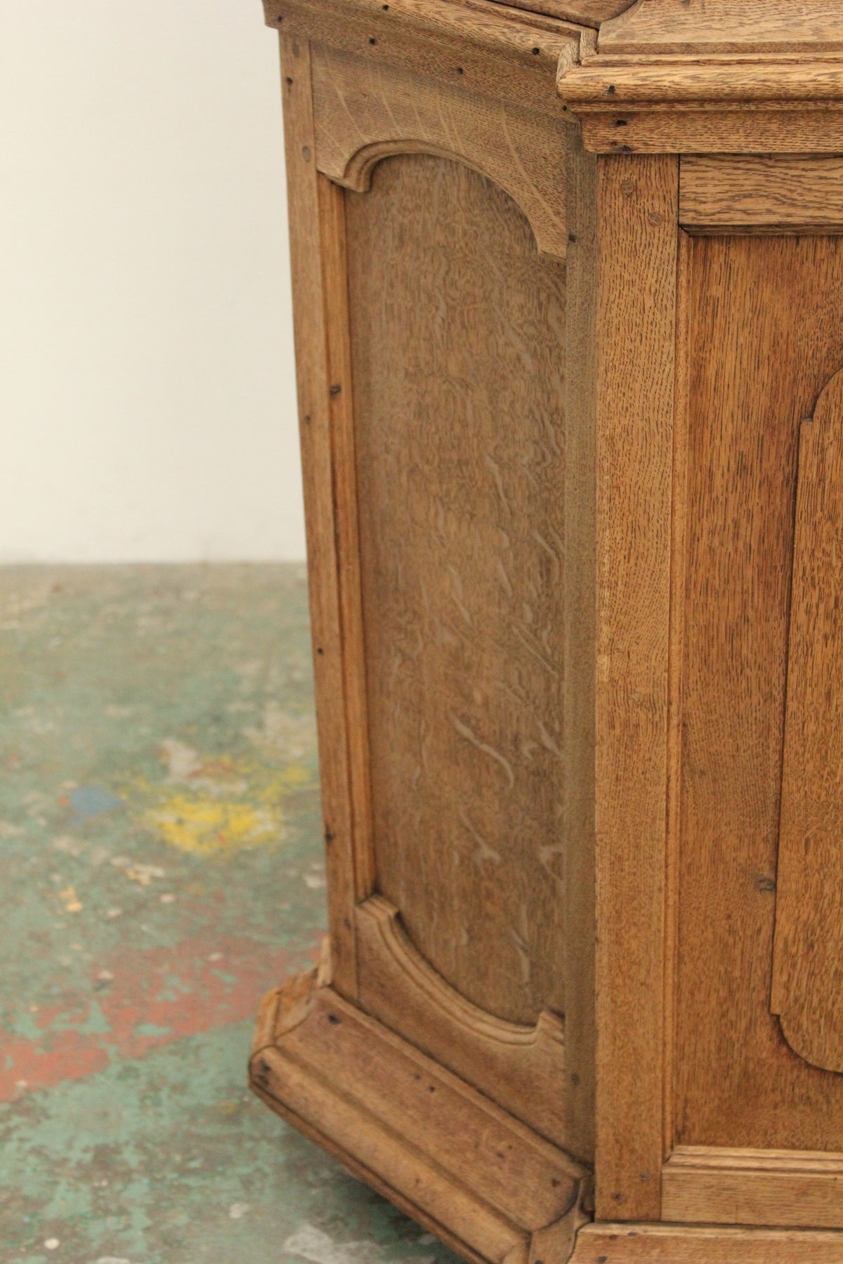 #0258 cupboard