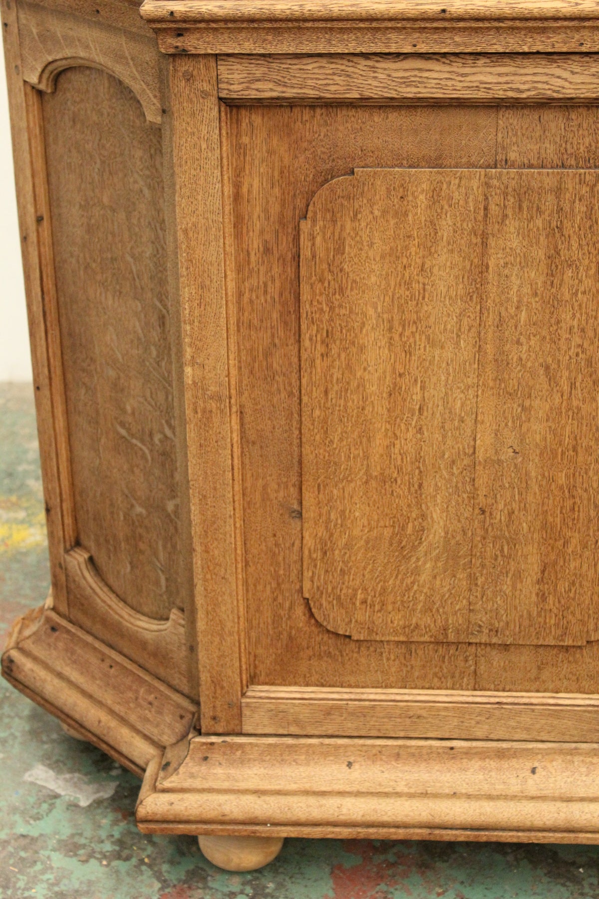 #0258 cupboard