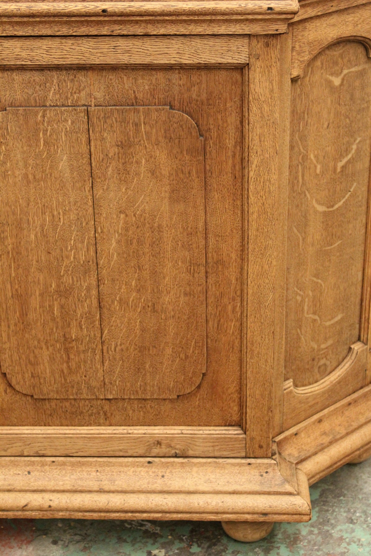 #0258 cupboard