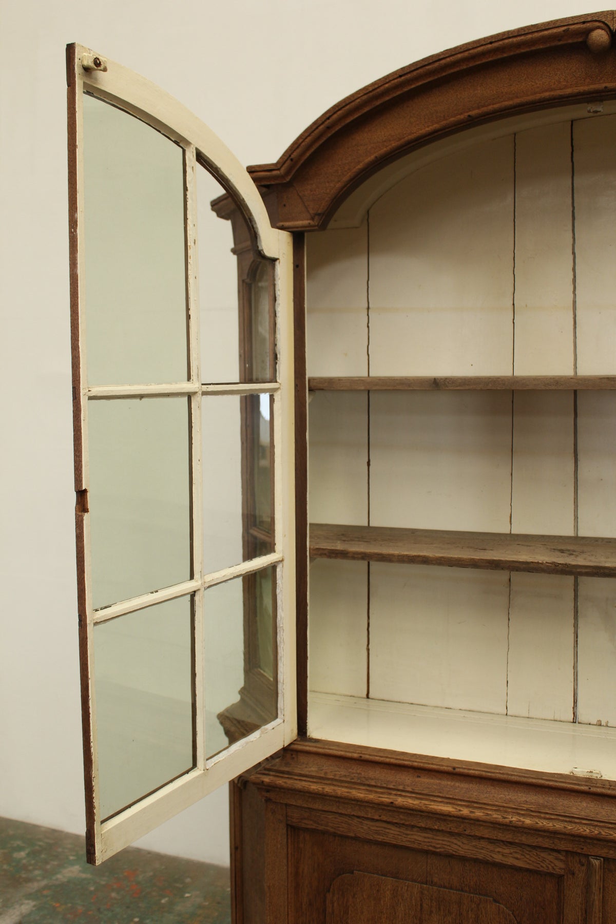 #0258 cupboard