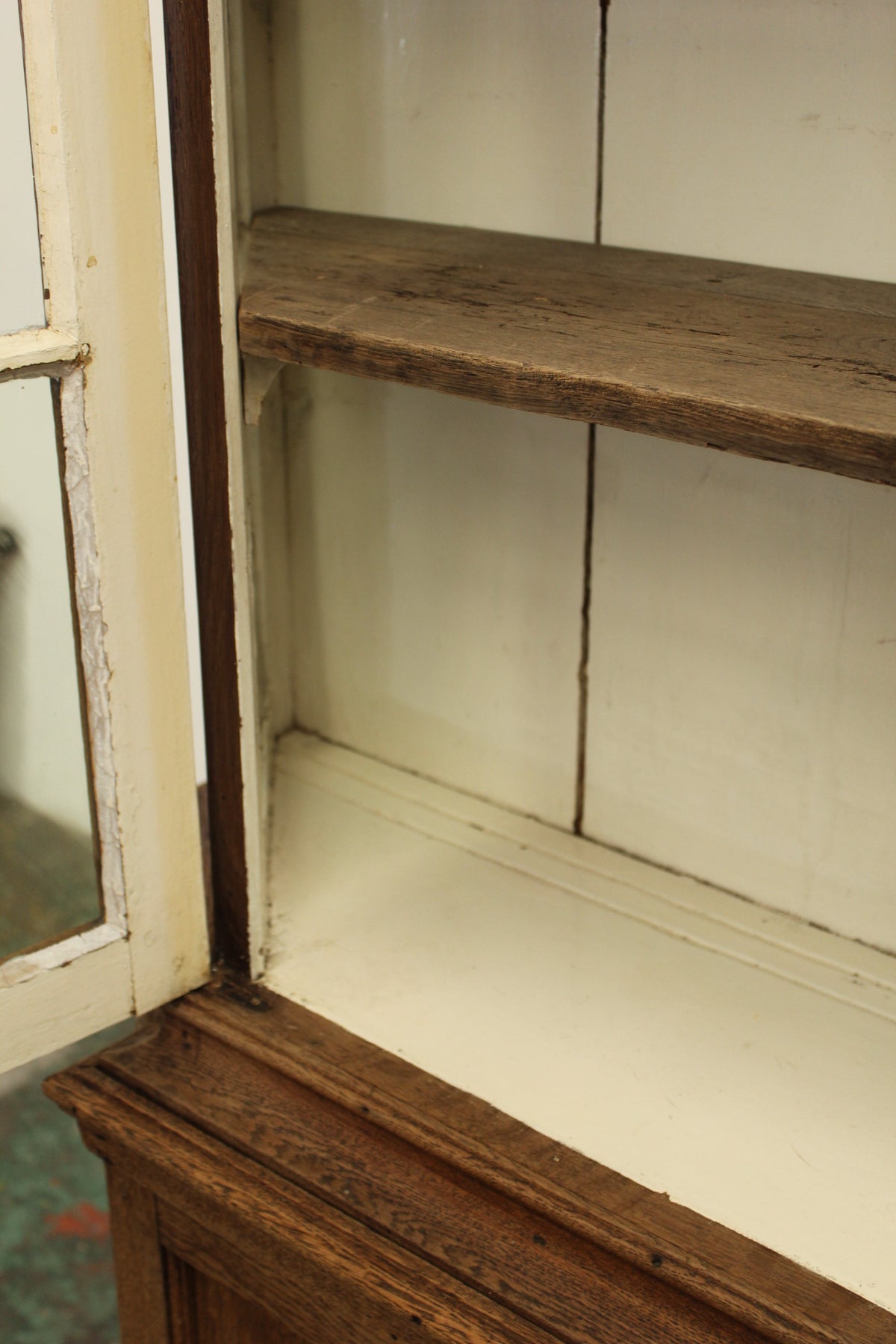 #0258 cupboard