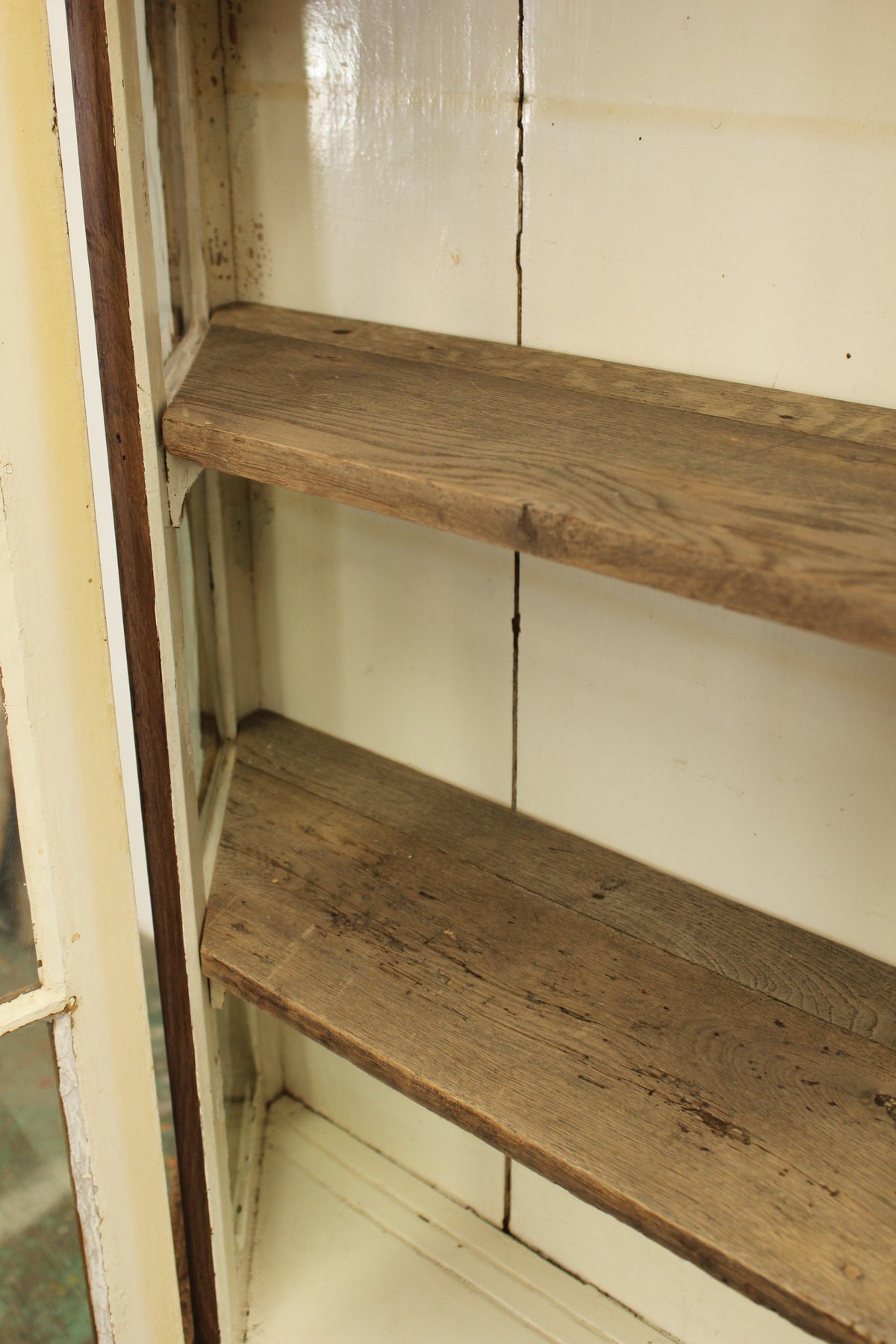 #0258 cupboard