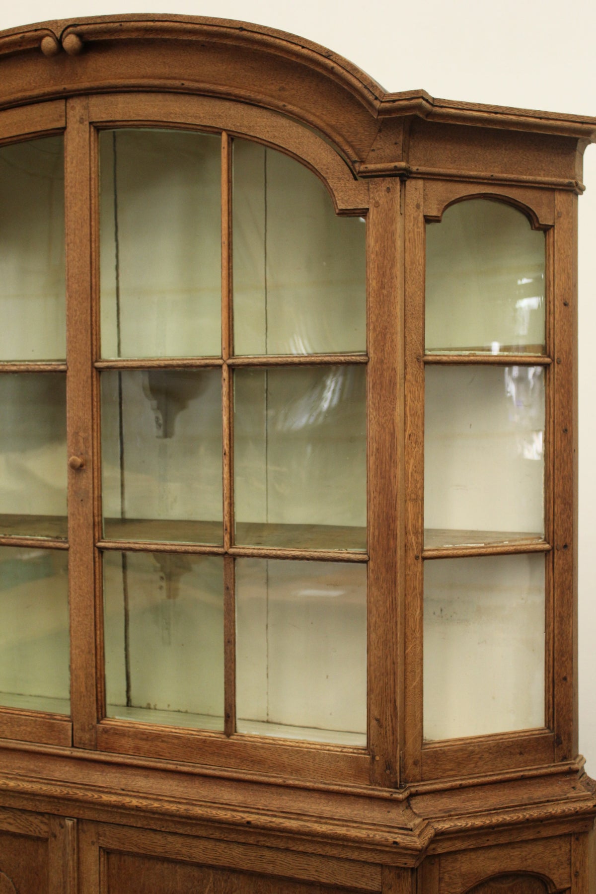 #0258 cupboard