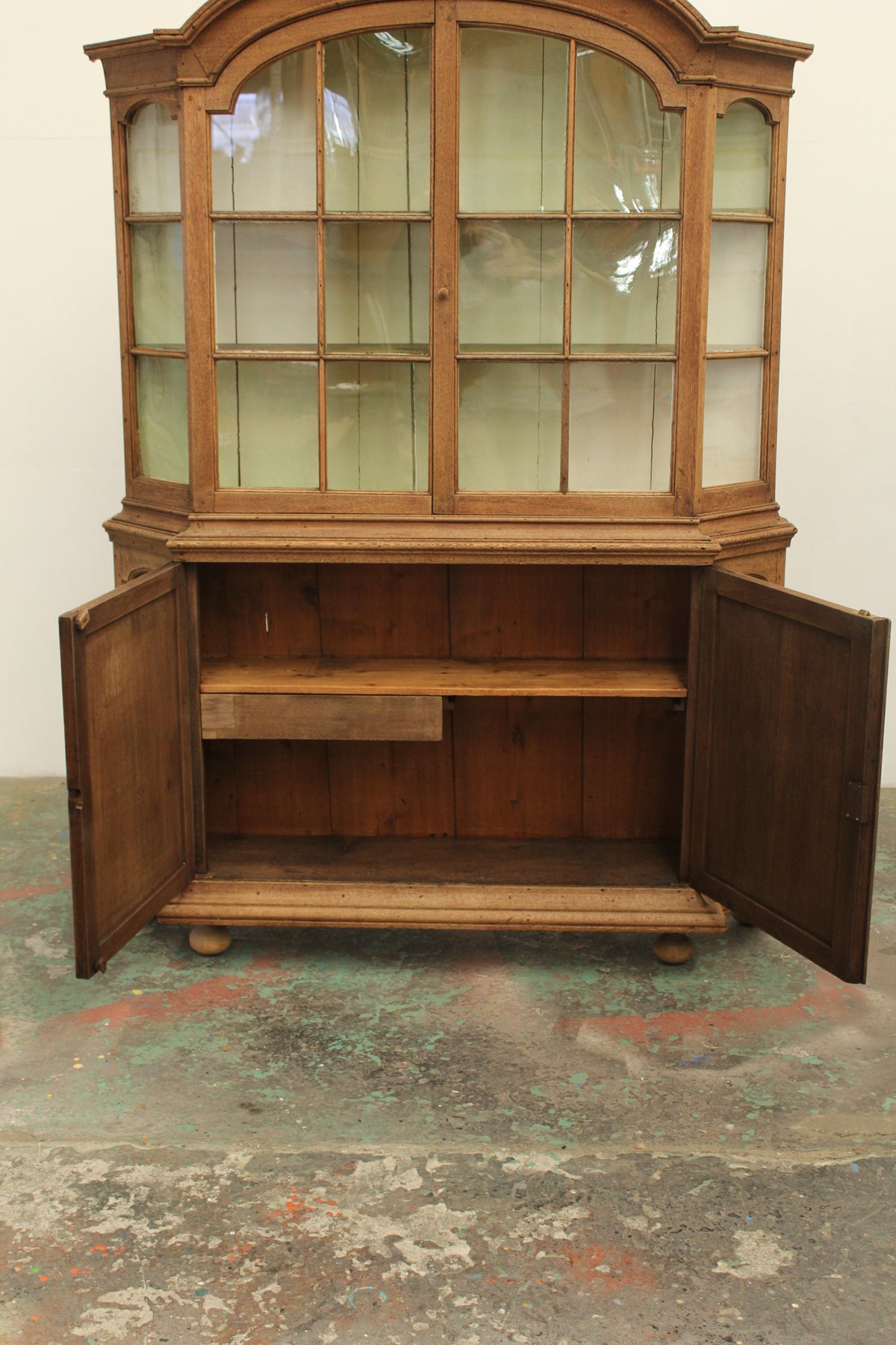 #0258 cupboard