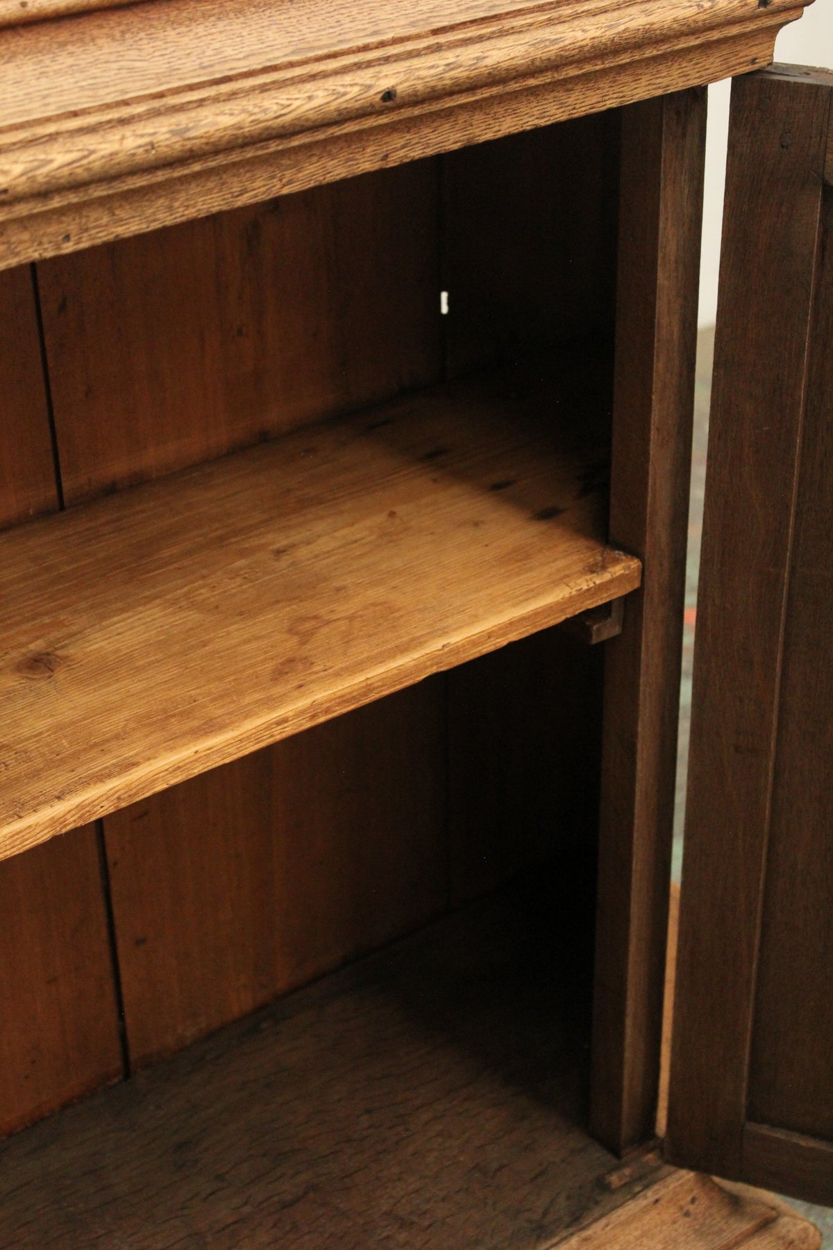 #0258 cupboard