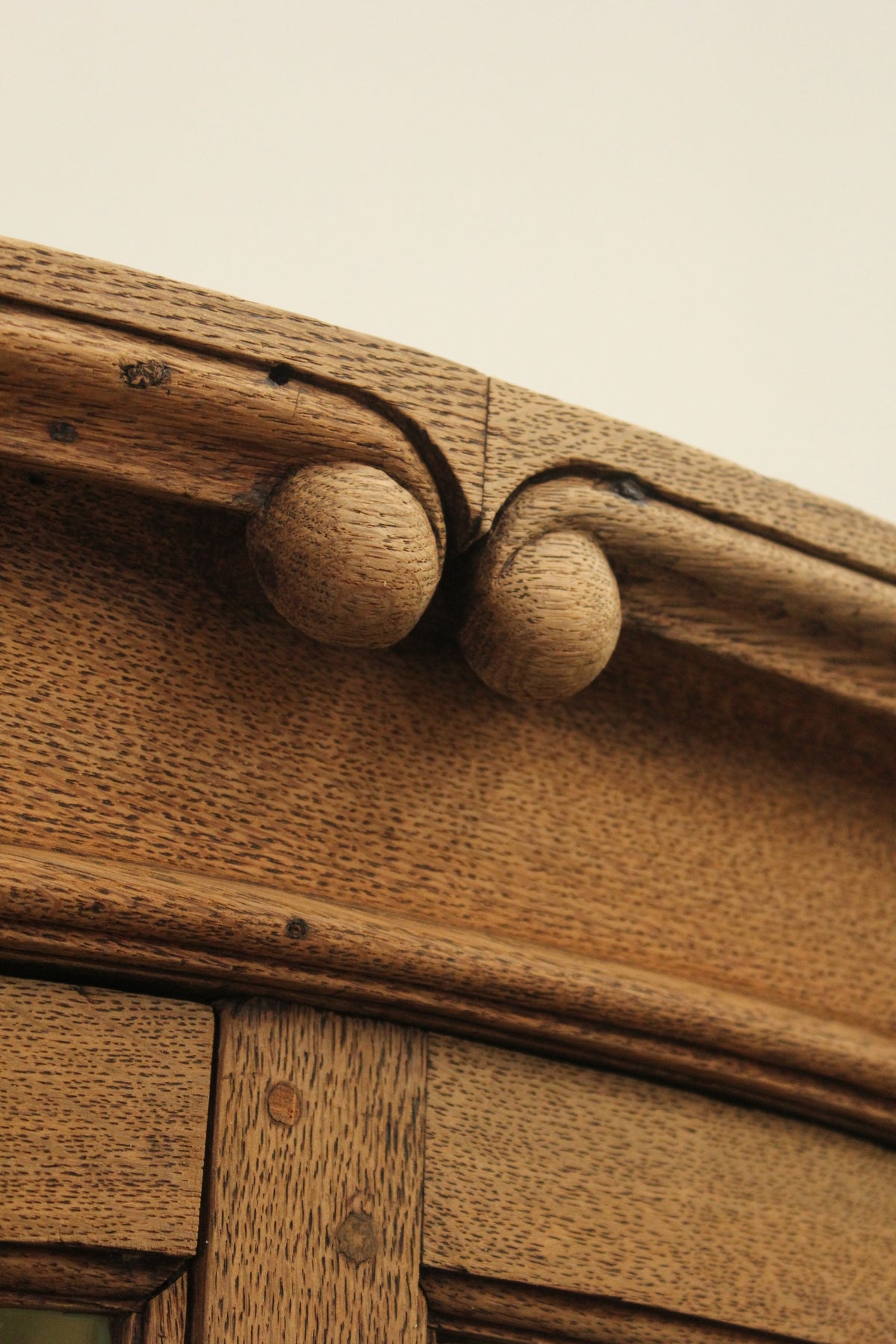 #0258 cupboard