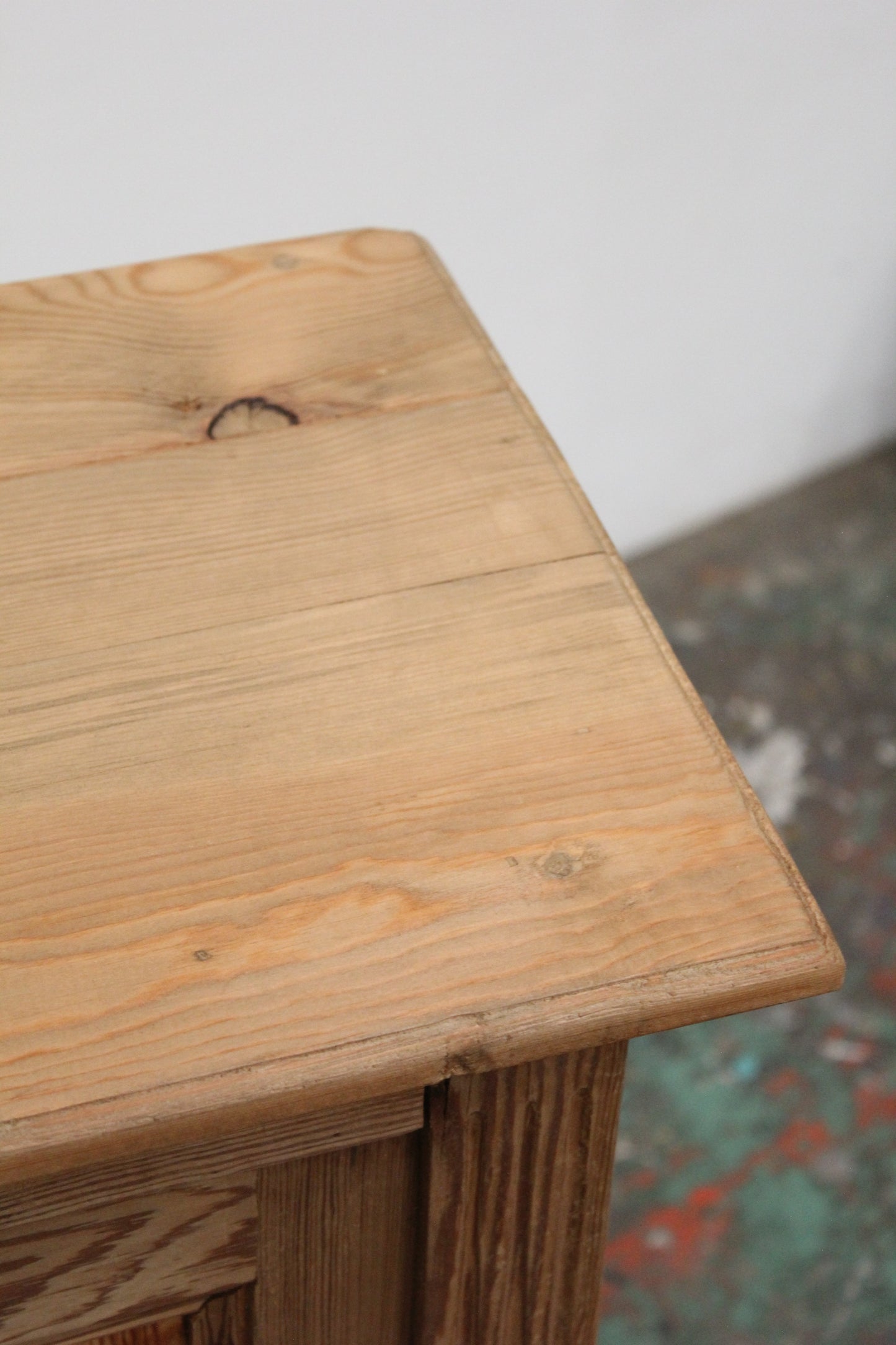 #1121 cabinet
